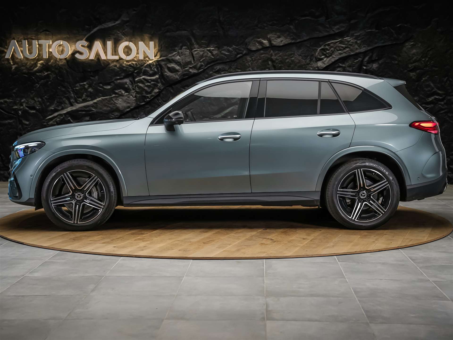 MERCEDES-BENZ GLC 300 d AMG Line 4matic *Werksgarantie*Digital Light*360°Kamera*-image-1