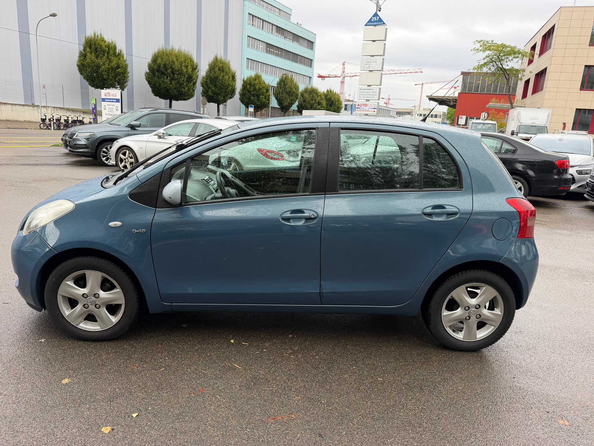 TOYOTA Yaris 1.4 D-4D Linea Luna-image-4
