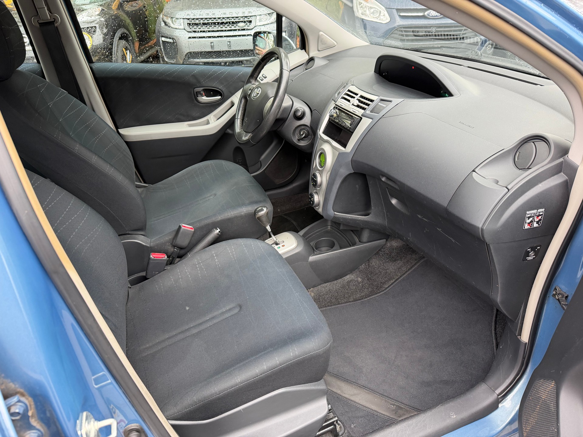 TOYOTA Yaris 1.4 D-4D Linea Luna-image-10
