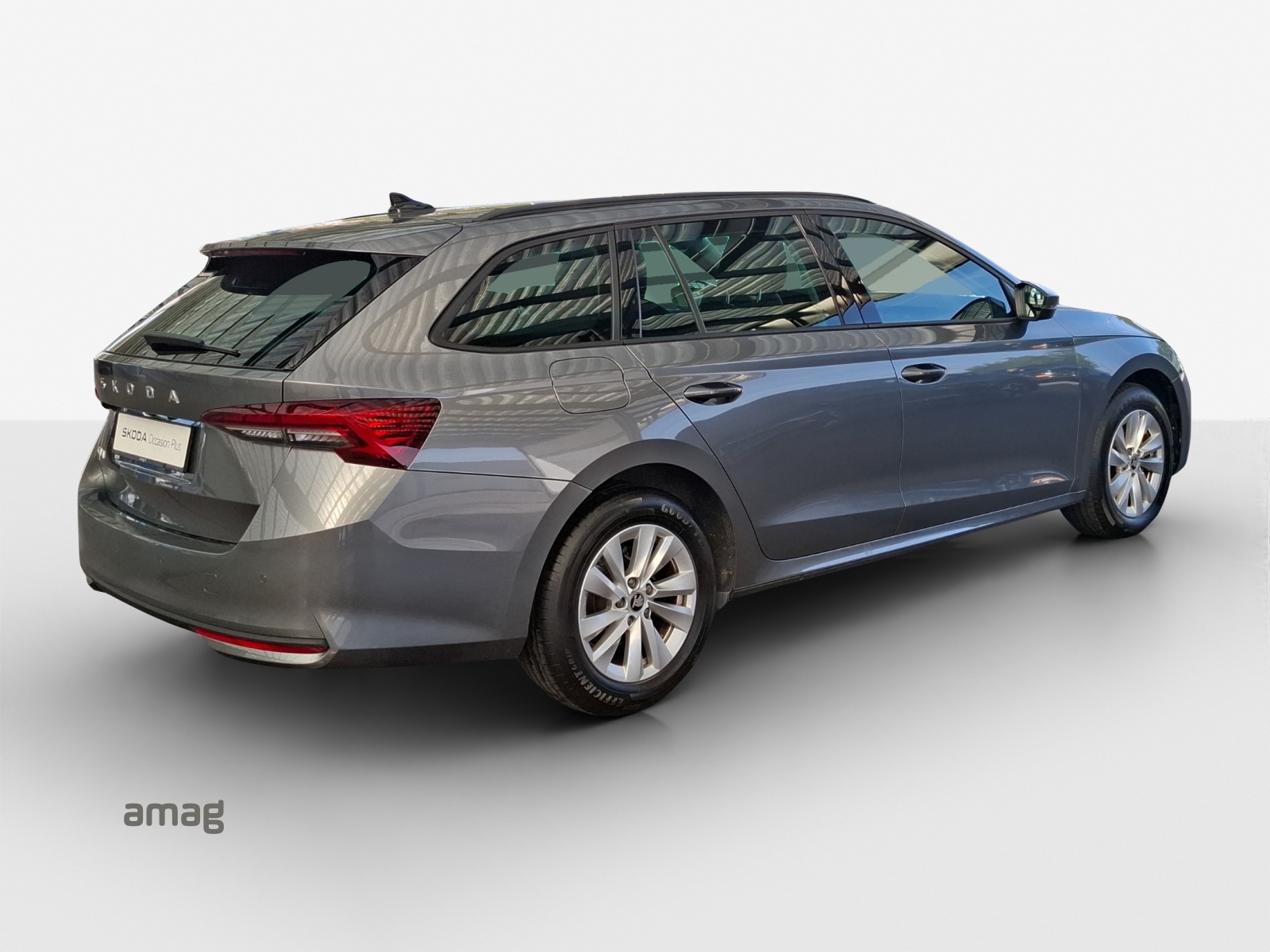 SKODA Octavia Combi 1.5 TSI mHEV DSG Dynamic-image-4