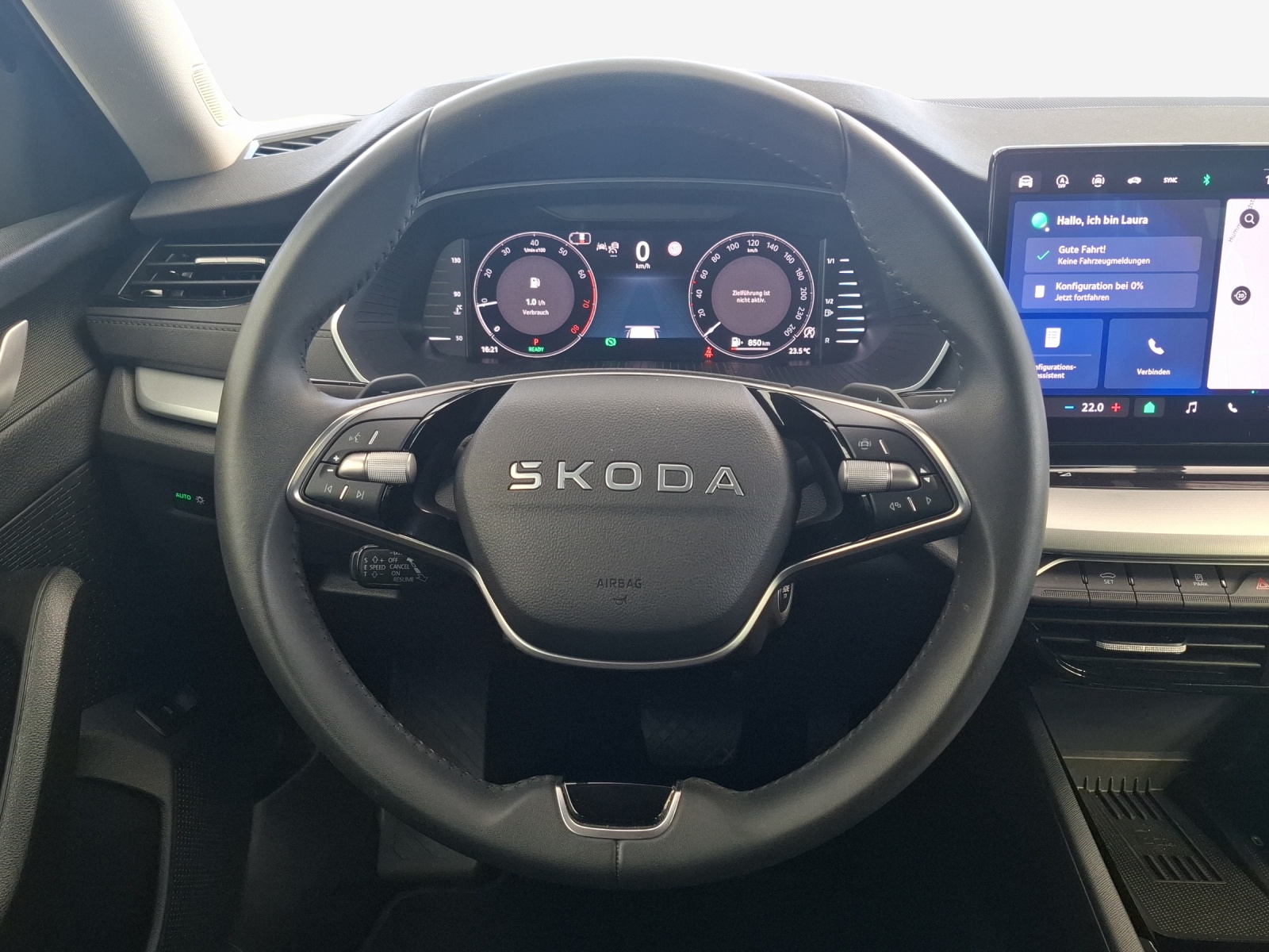 SKODA Octavia Combi 1.5 TSI mHEV DSG Dynamic-image-9