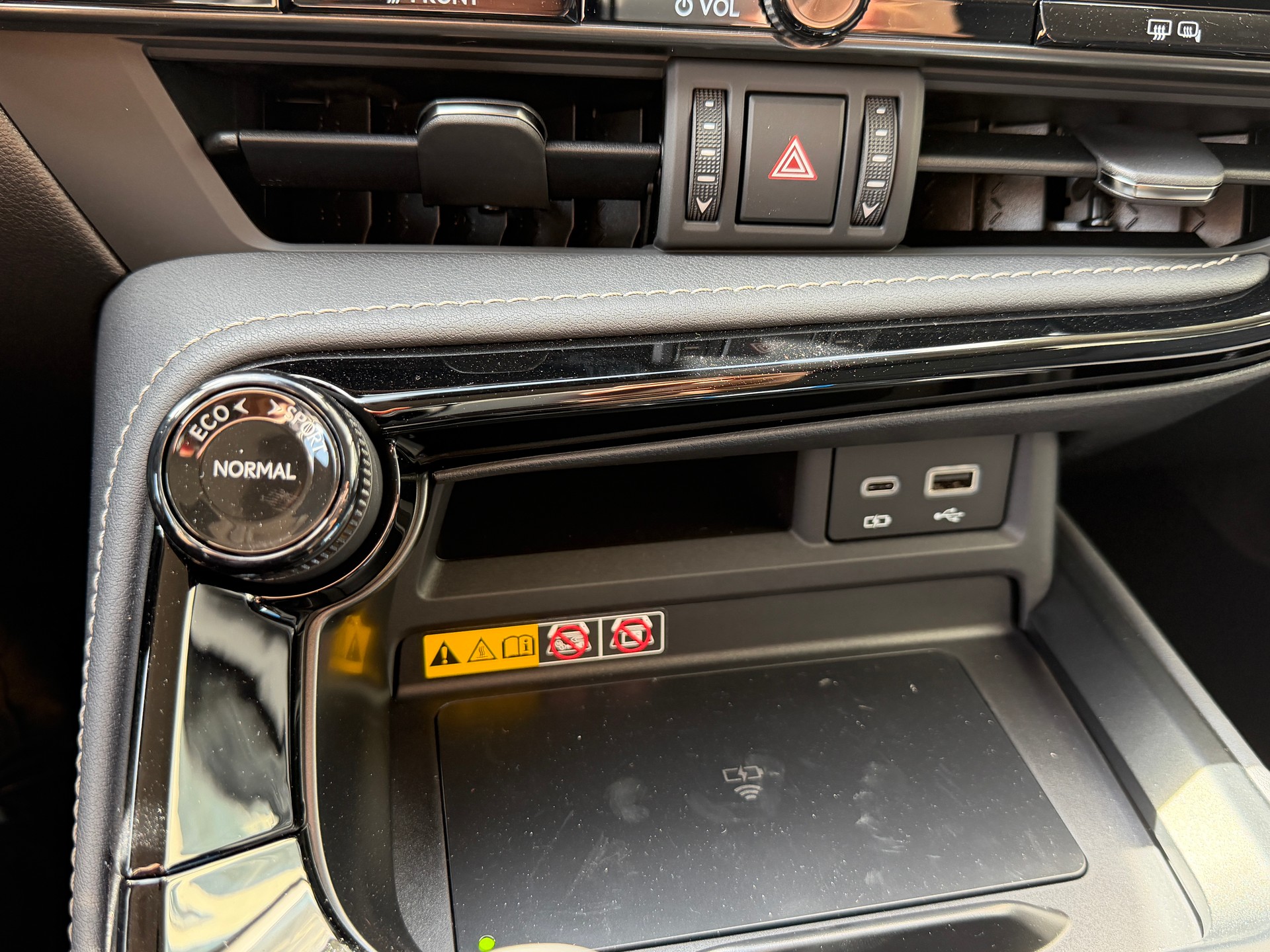 LEXUS NX 450h+ E-FOUR Comfort-image-14