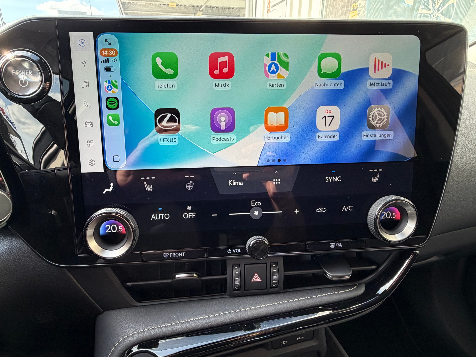 LEXUS NX 450h+ E-FOUR Comfort-image-17