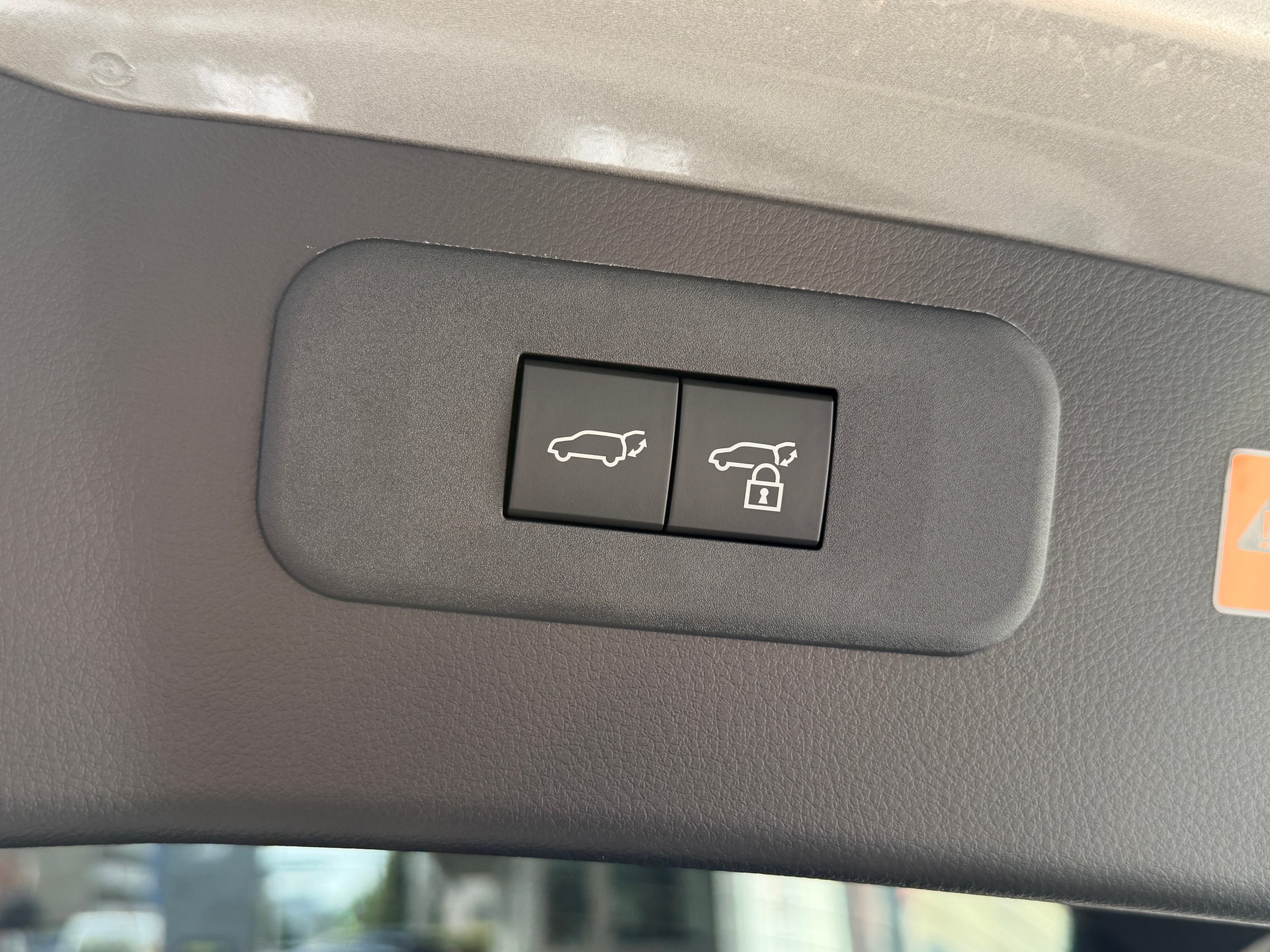 LEXUS NX 450h+ E-FOUR Comfort-image-6