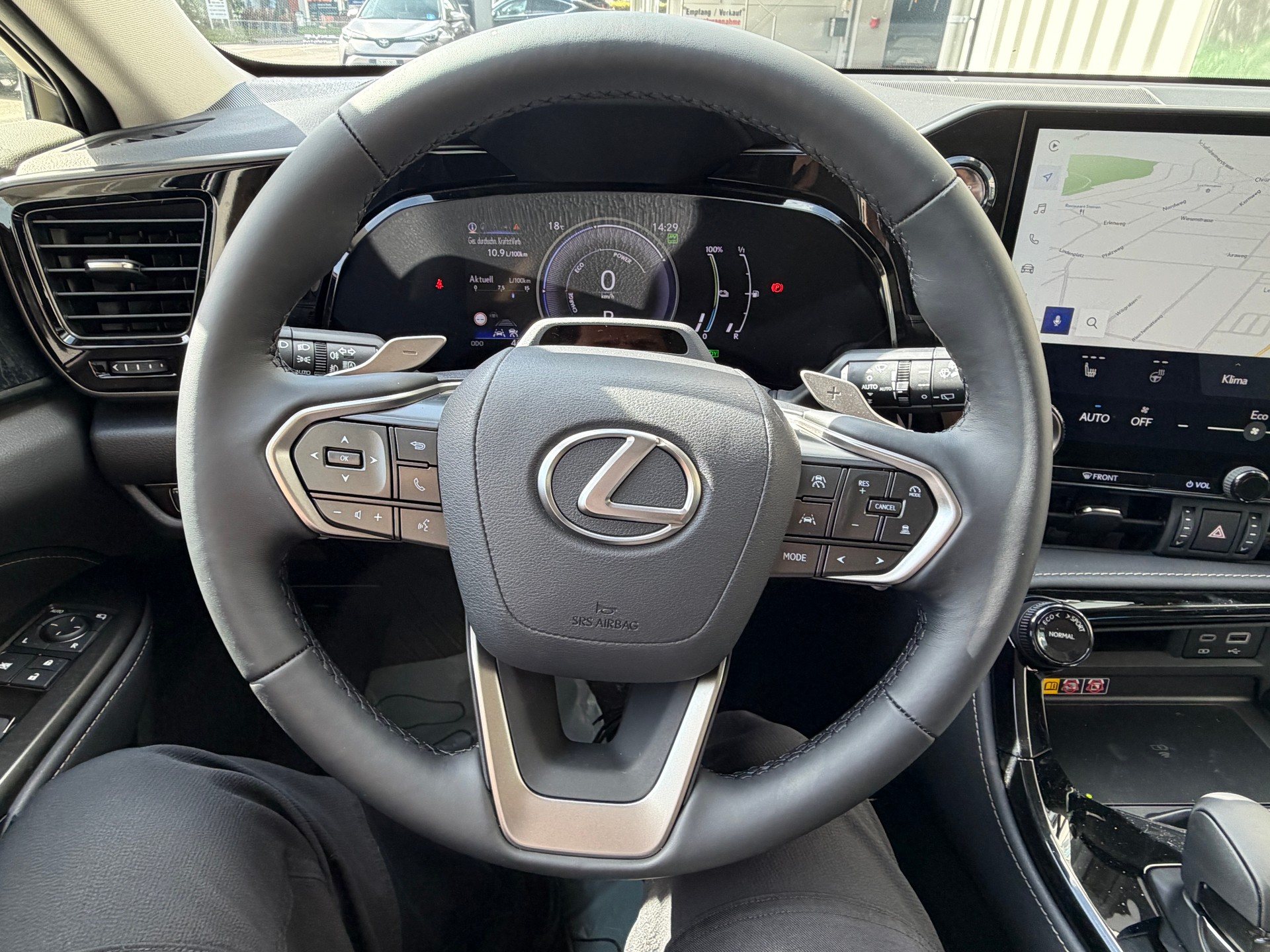 LEXUS NX 450h+ E-FOUR Comfort-image-16