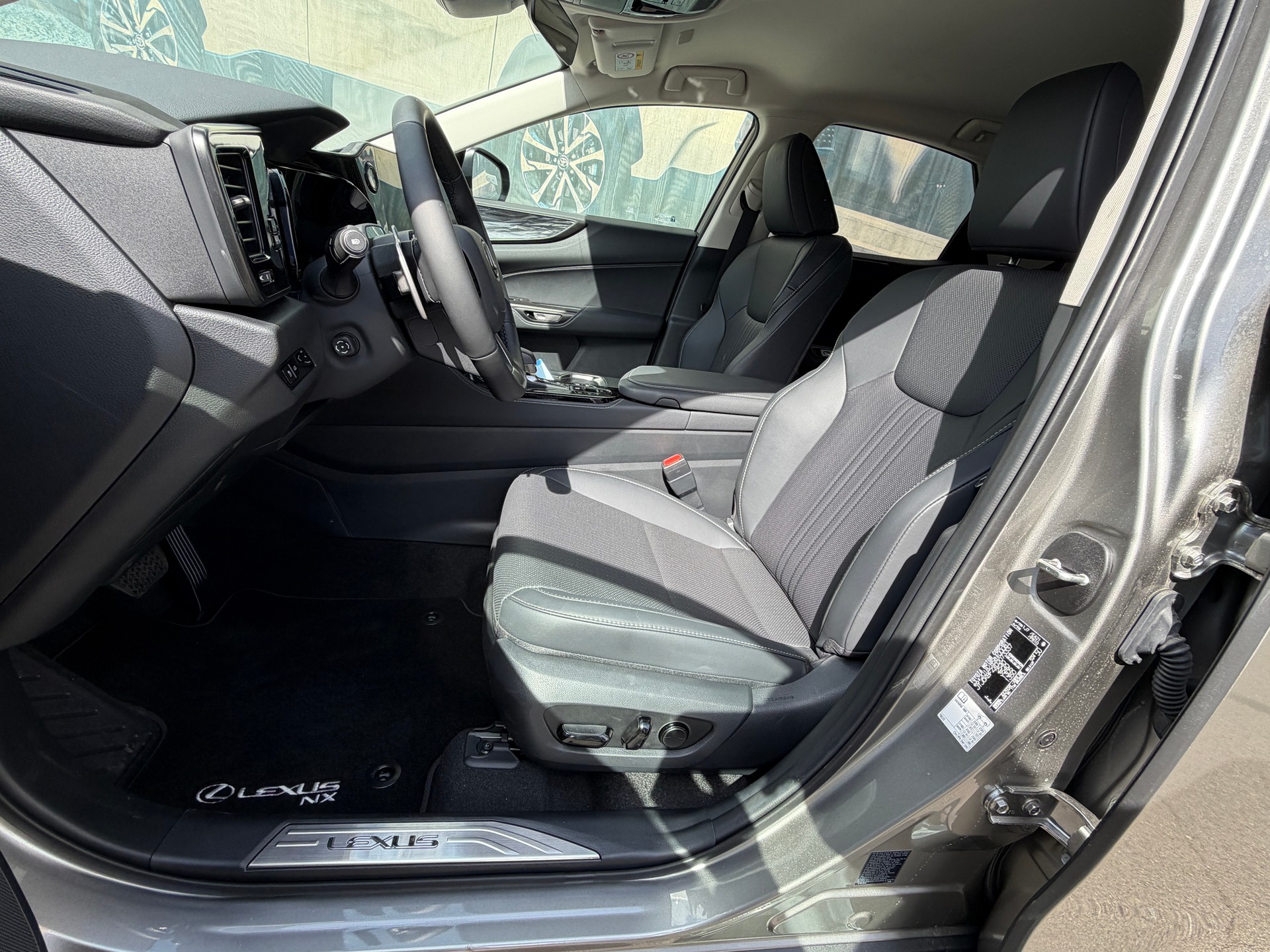 LEXUS NX 450h+ E-FOUR Comfort-image-10