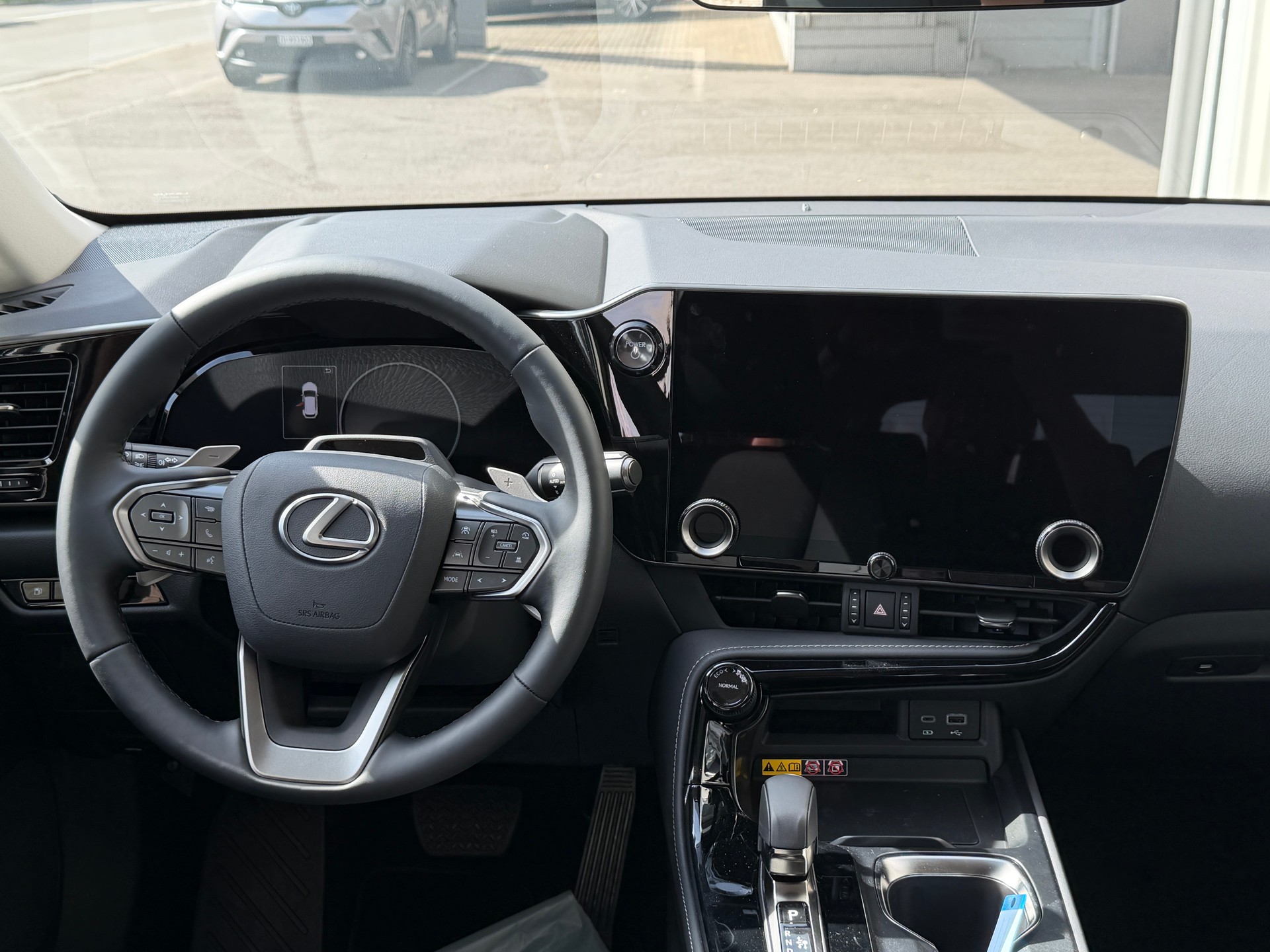 LEXUS NX 450h+ E-FOUR Comfort-image-9