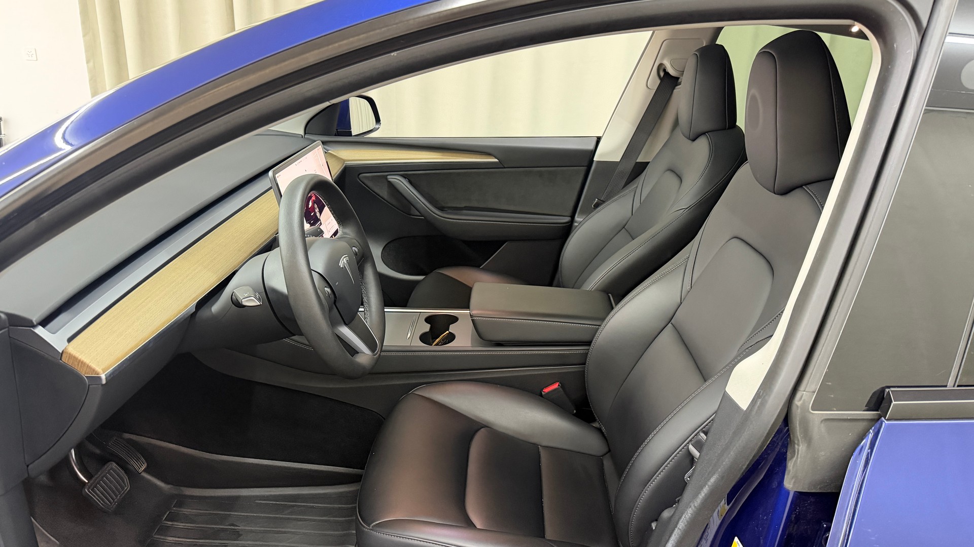 TESLA Model Y Long Range-image-6
