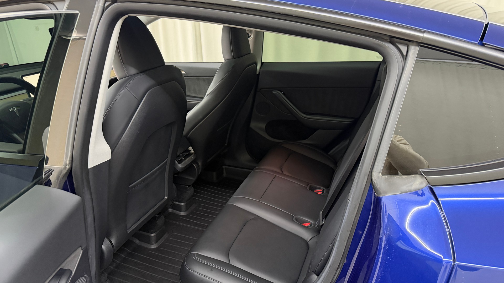 TESLA Model Y Long Range-image-7