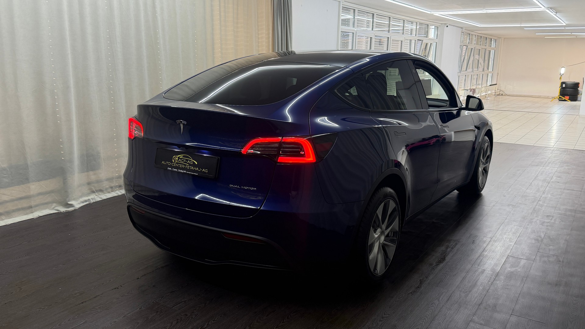 TESLA Model Y Long Range-image-3