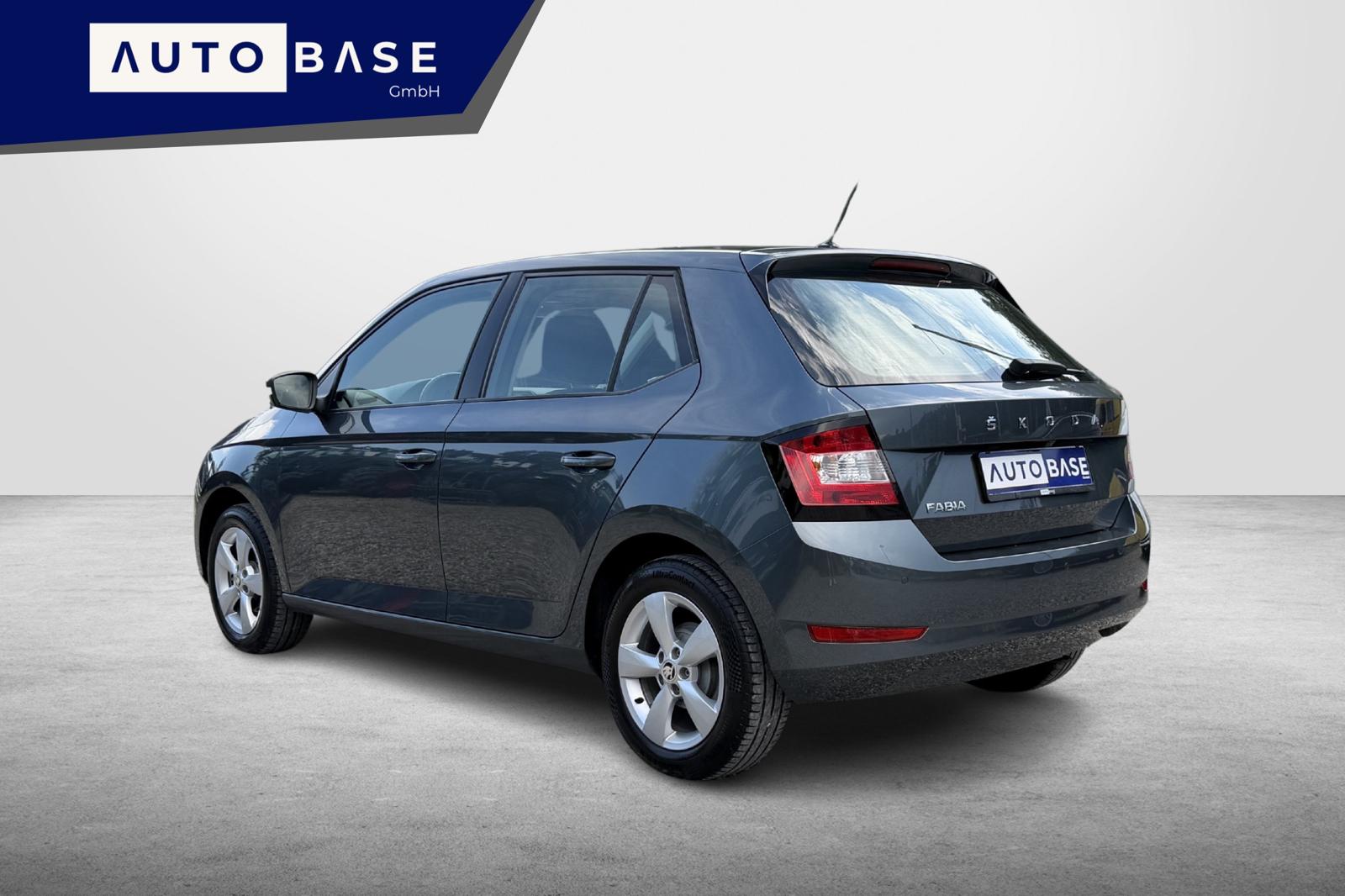 SKODA Fabia 1.0 MPI Ambition-image-2
