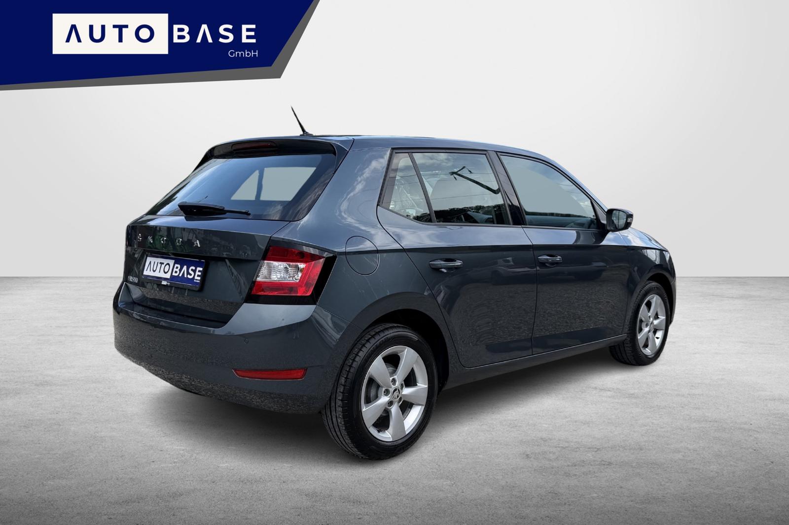 SKODA Fabia 1.0 MPI Ambition-image-4