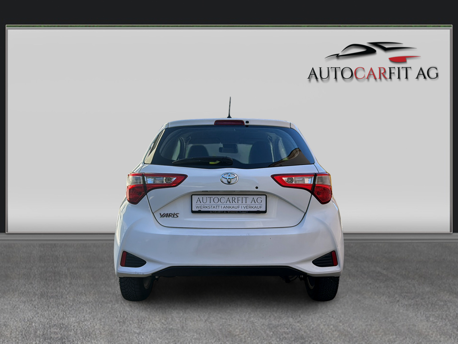 TOYOTA Yaris 1.0 Profi-image-4