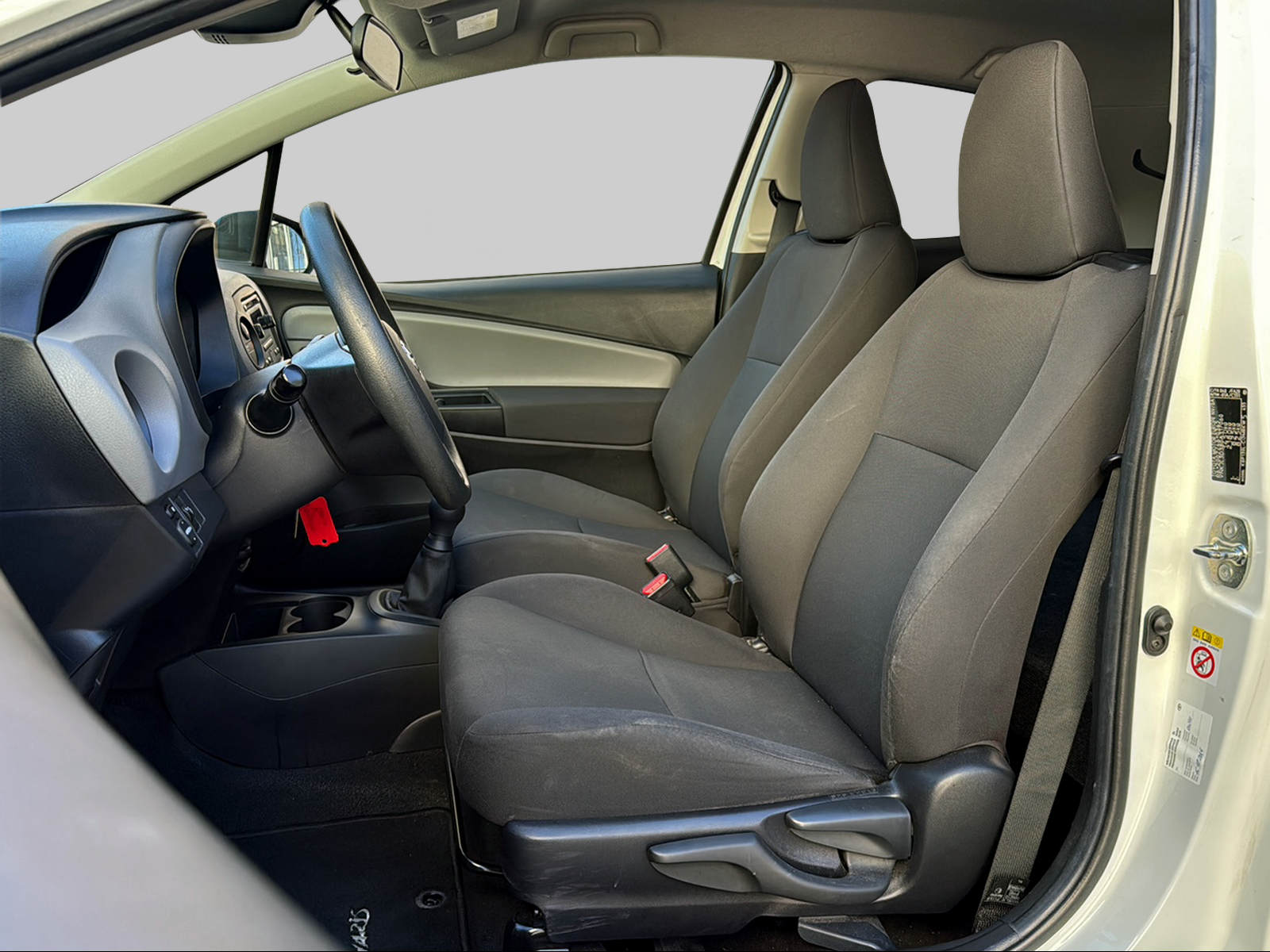 TOYOTA Yaris 1.0 Profi-image-5