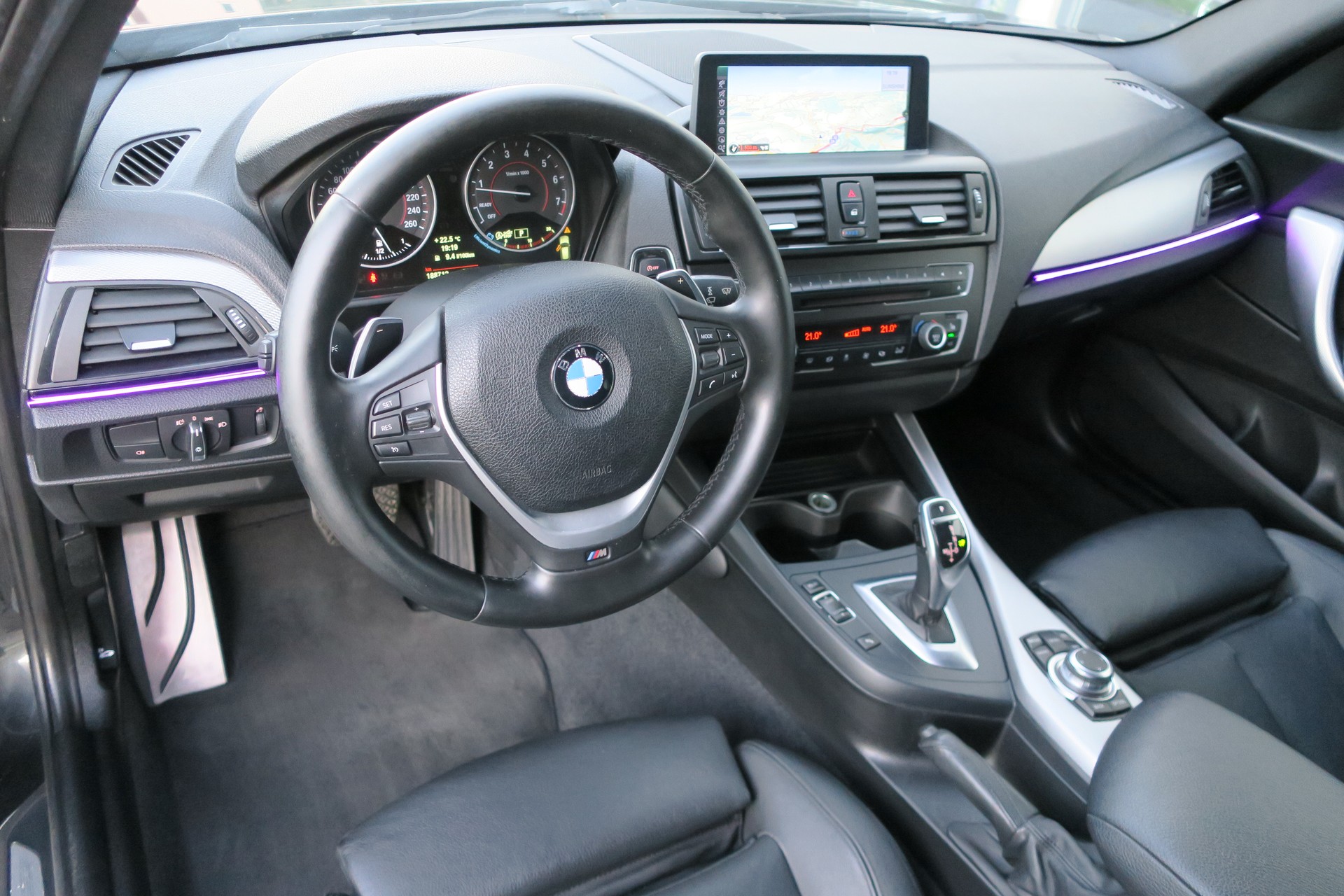 BMW M135i xDrive 320PS 8-Gang Automat 4x4-image-2