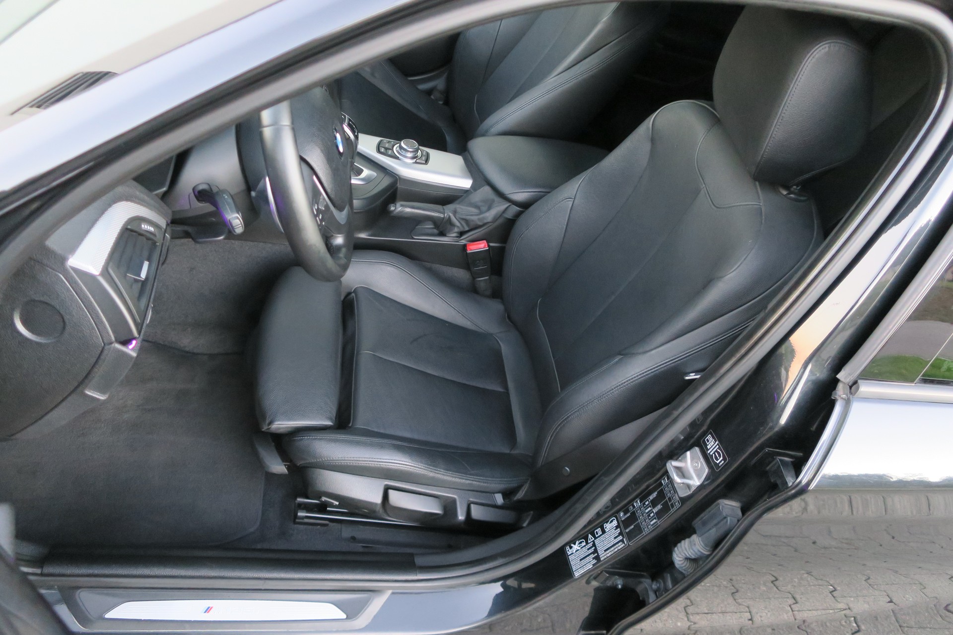BMW M135i xDrive 320PS 8-Gang Automat 4x4-image-3