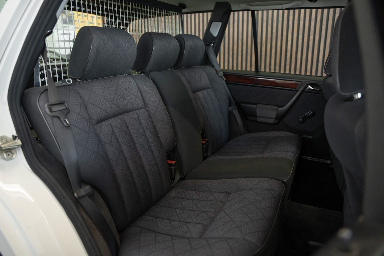 MERCEDES-BENZ E 220-image-20