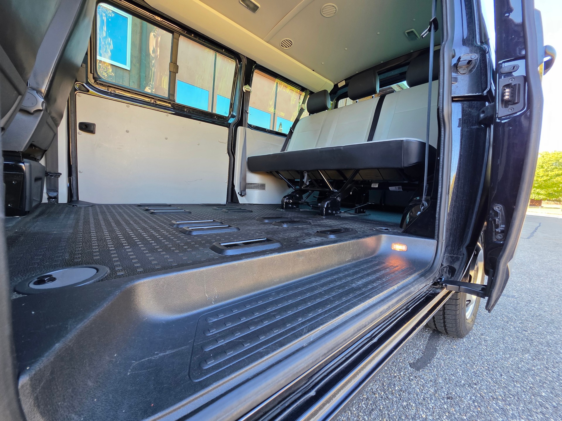 VW T6 2.0 Bi-TDI 4Motion DSG 8-Plätzer (Ex-Behördenfahrzeug)-image-11