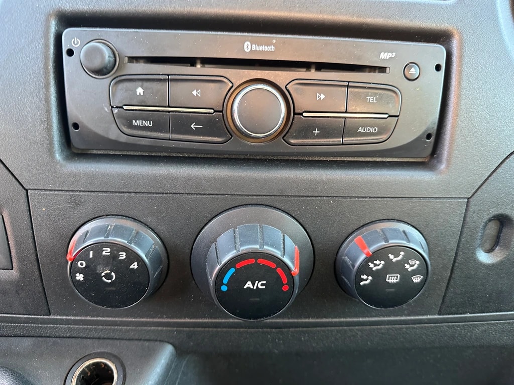 RENAULT Master T35 dCi130 L3-image-9