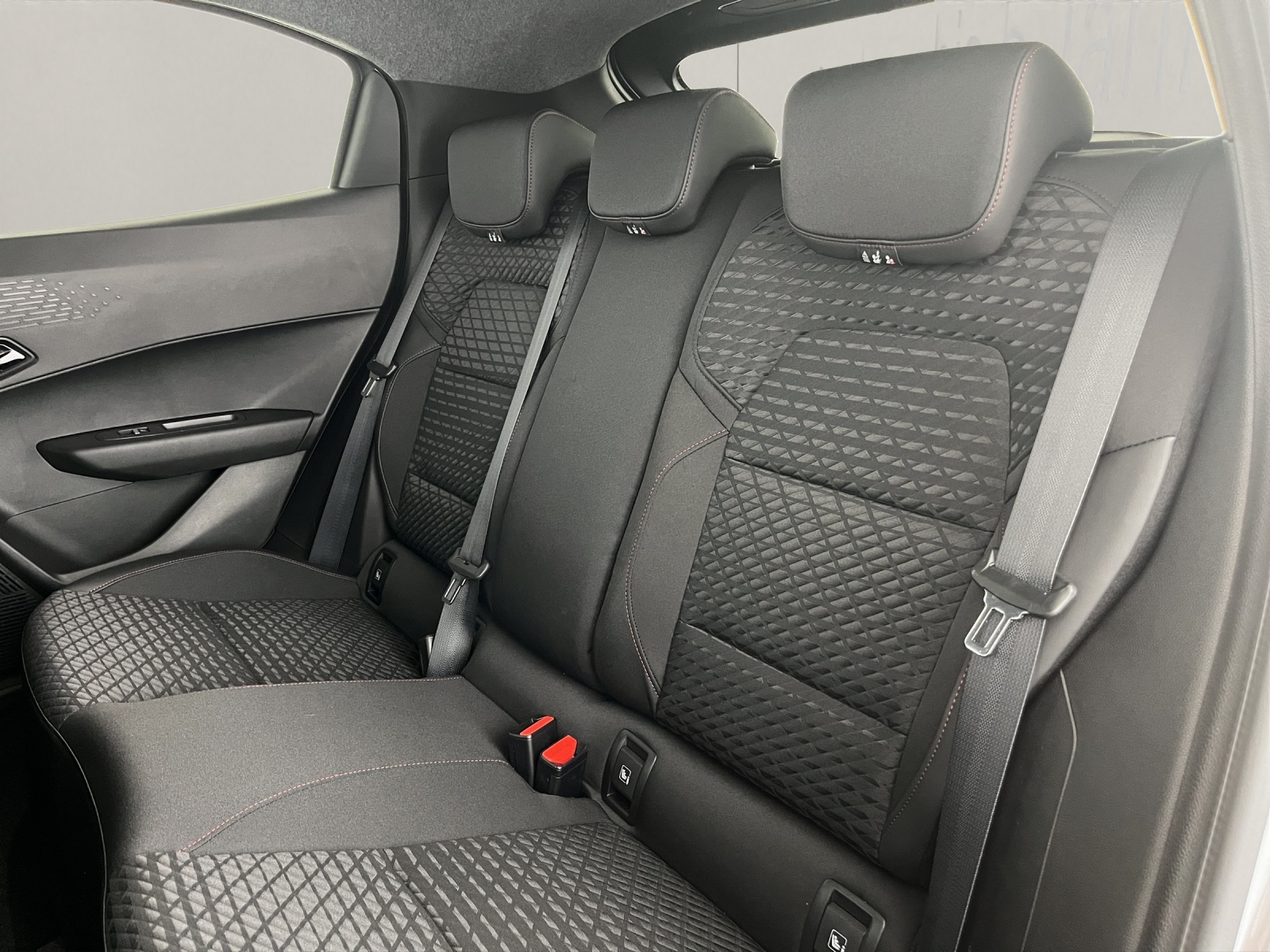 RENAULT Clio 1.8 E-Tech techno-image-16