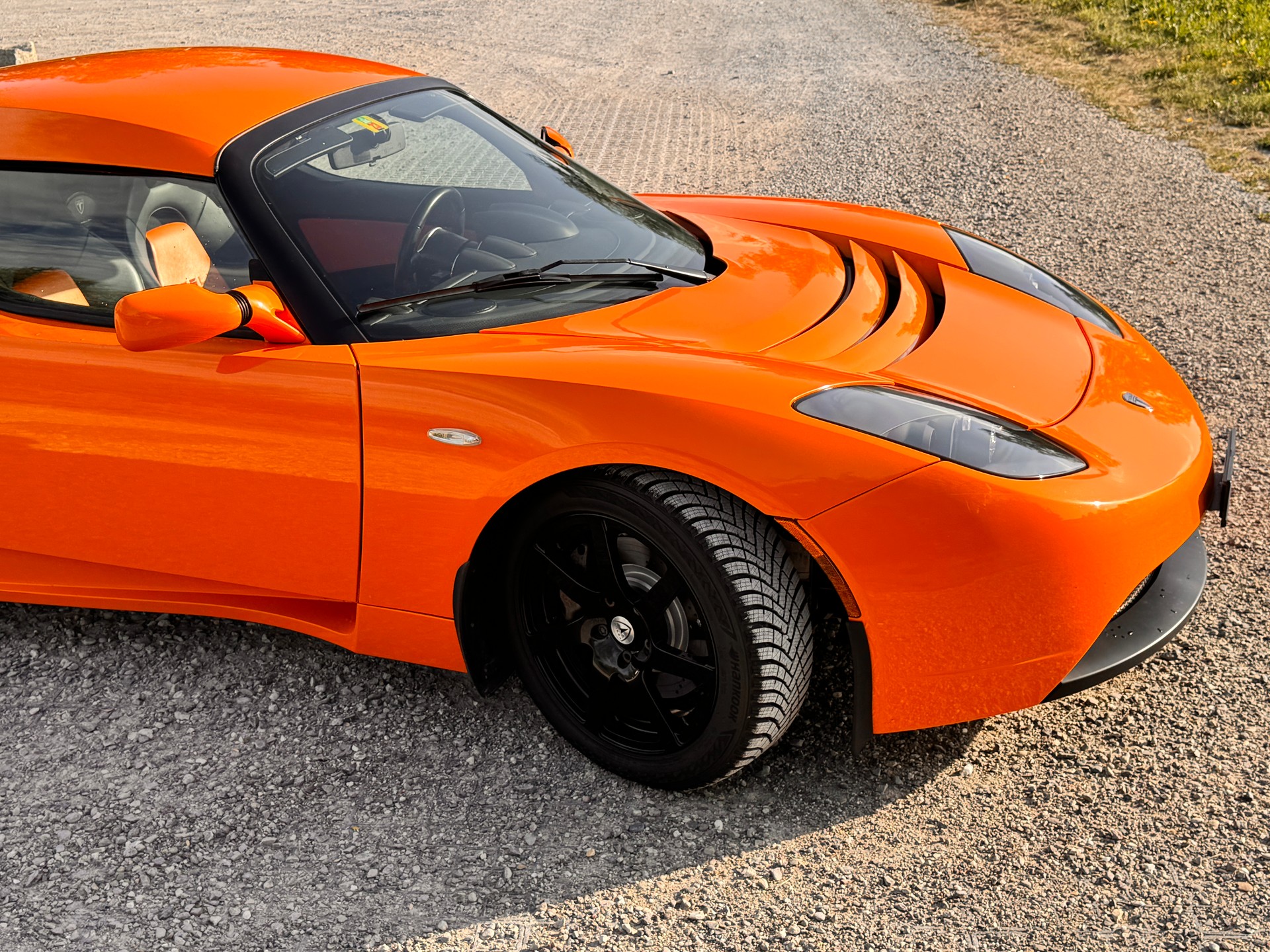 TESLA ROADSTER-image-3