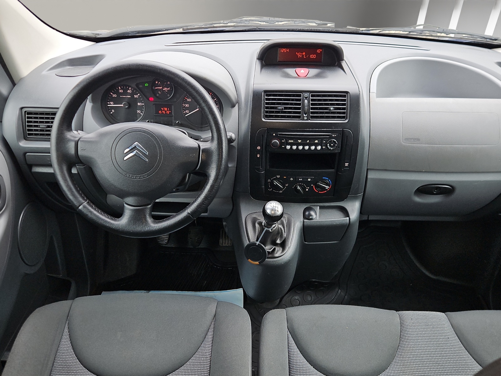 CITROEN Jumpy 2.0 HDi L2H1-image-10