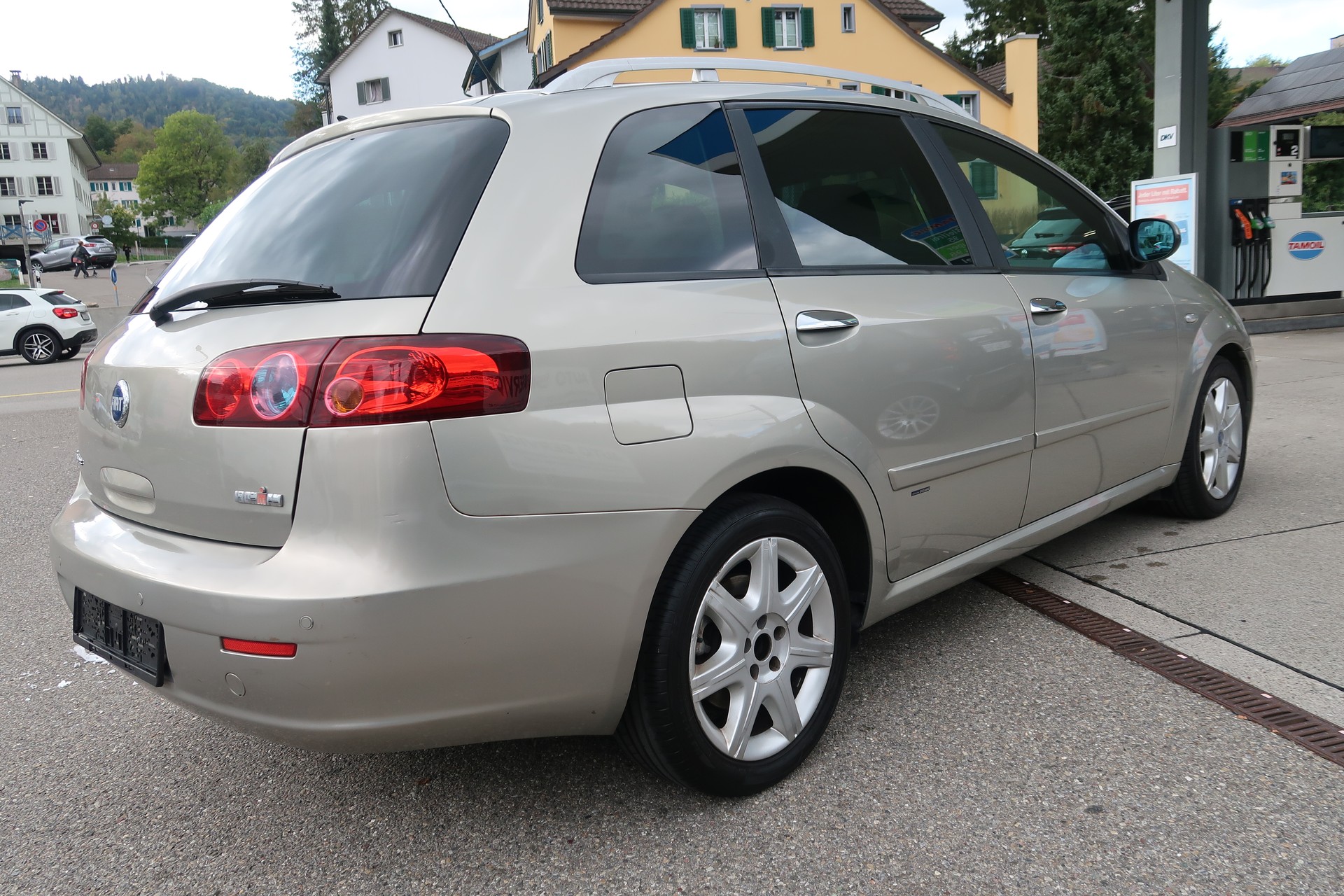 FIAT Croma 1.9 16V JTD Dynamic-image-4