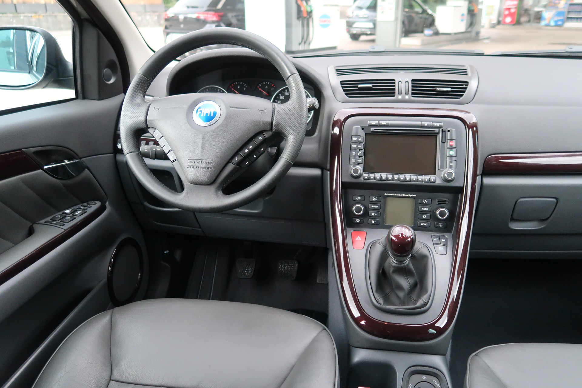 FIAT Croma 1.9 16V JTD Dynamic-image-11