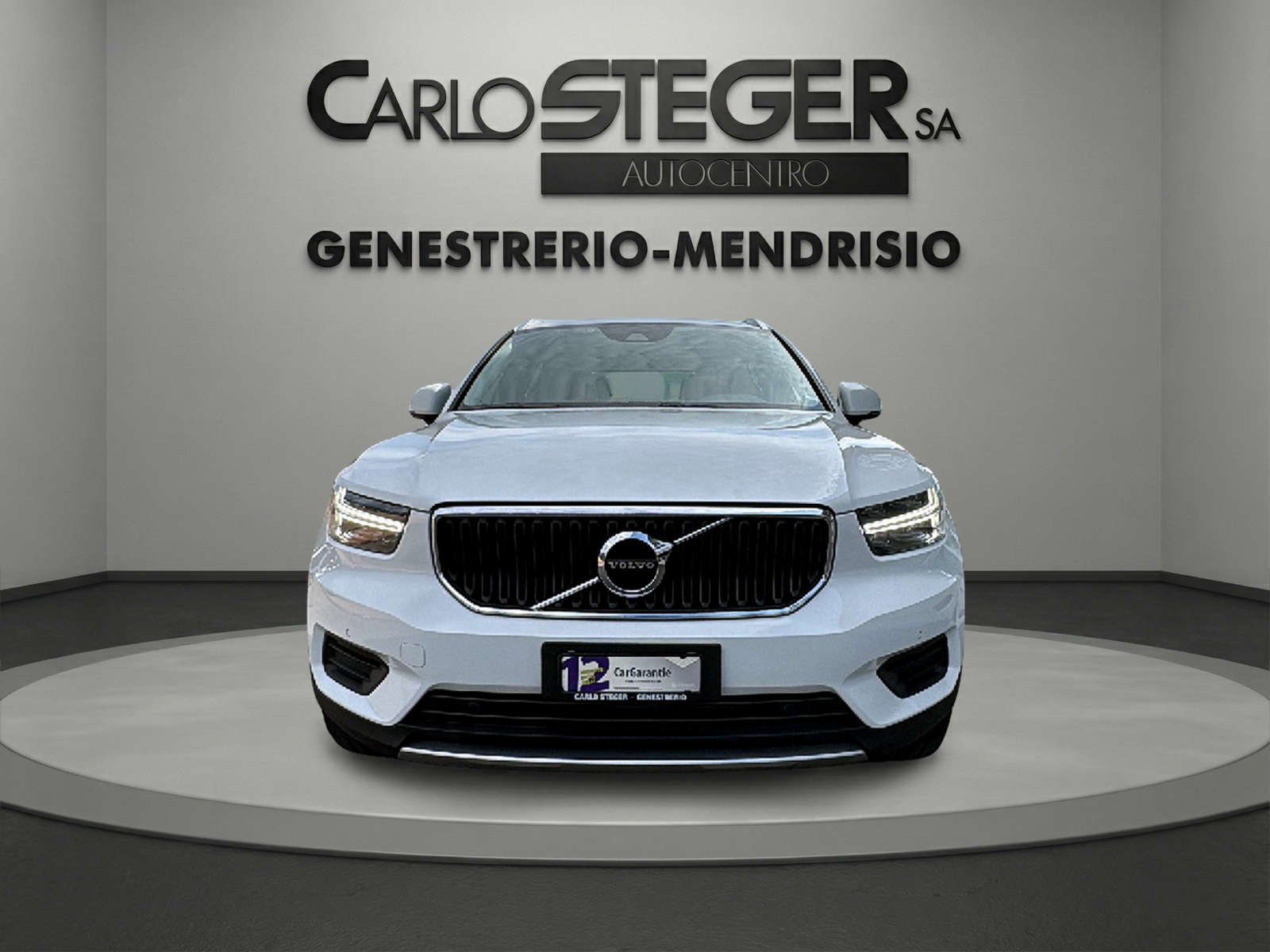 VOLVO XC40 D3 AWD Momentum Geartronic-image-1