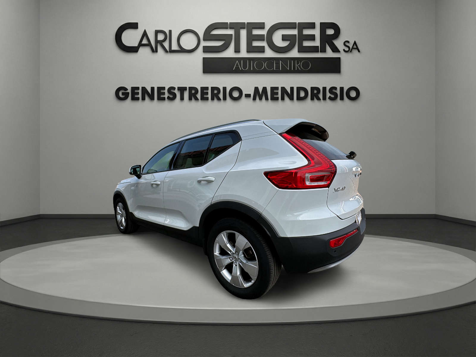 VOLVO XC40 D3 AWD Momentum Geartronic-image-6