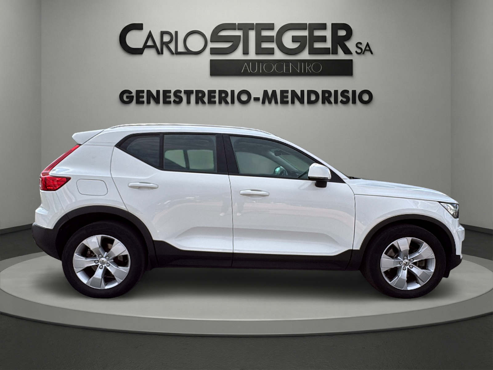 VOLVO XC40 D3 AWD Momentum Geartronic-image-14