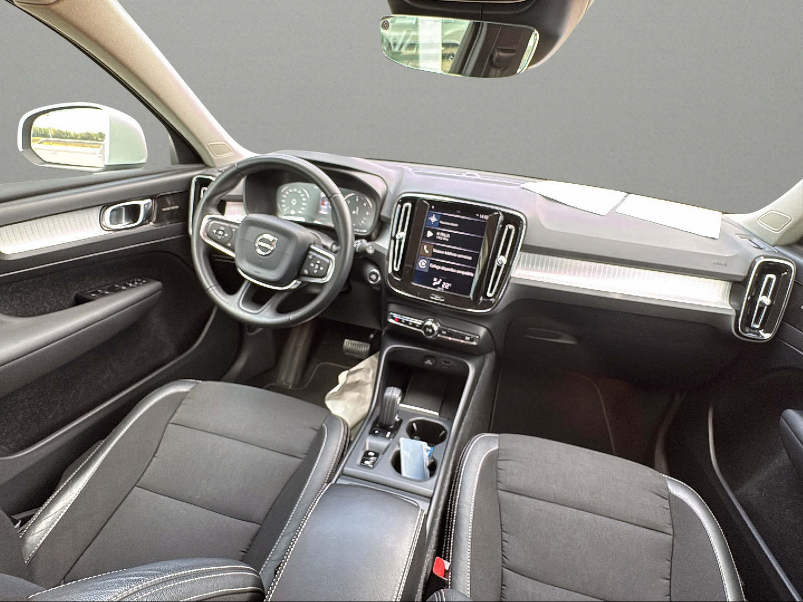 VOLVO XC40 D3 AWD Momentum Geartronic-image-15