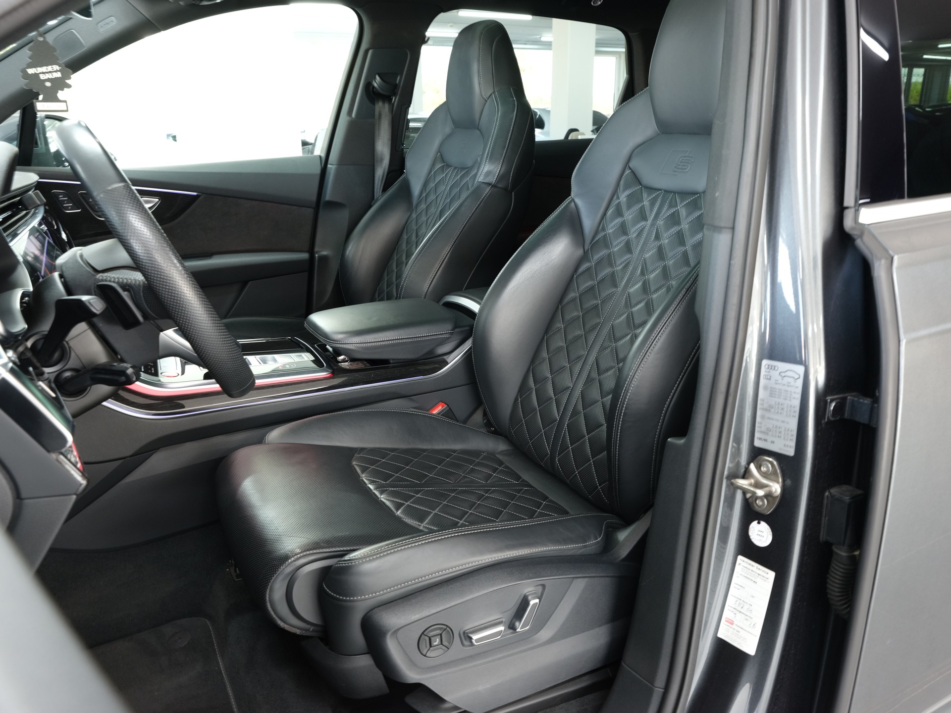 AUDI SQ7 4.0 TDI quattro tiptronic *Bose* *360 Kamera* *Panorama*-image-20