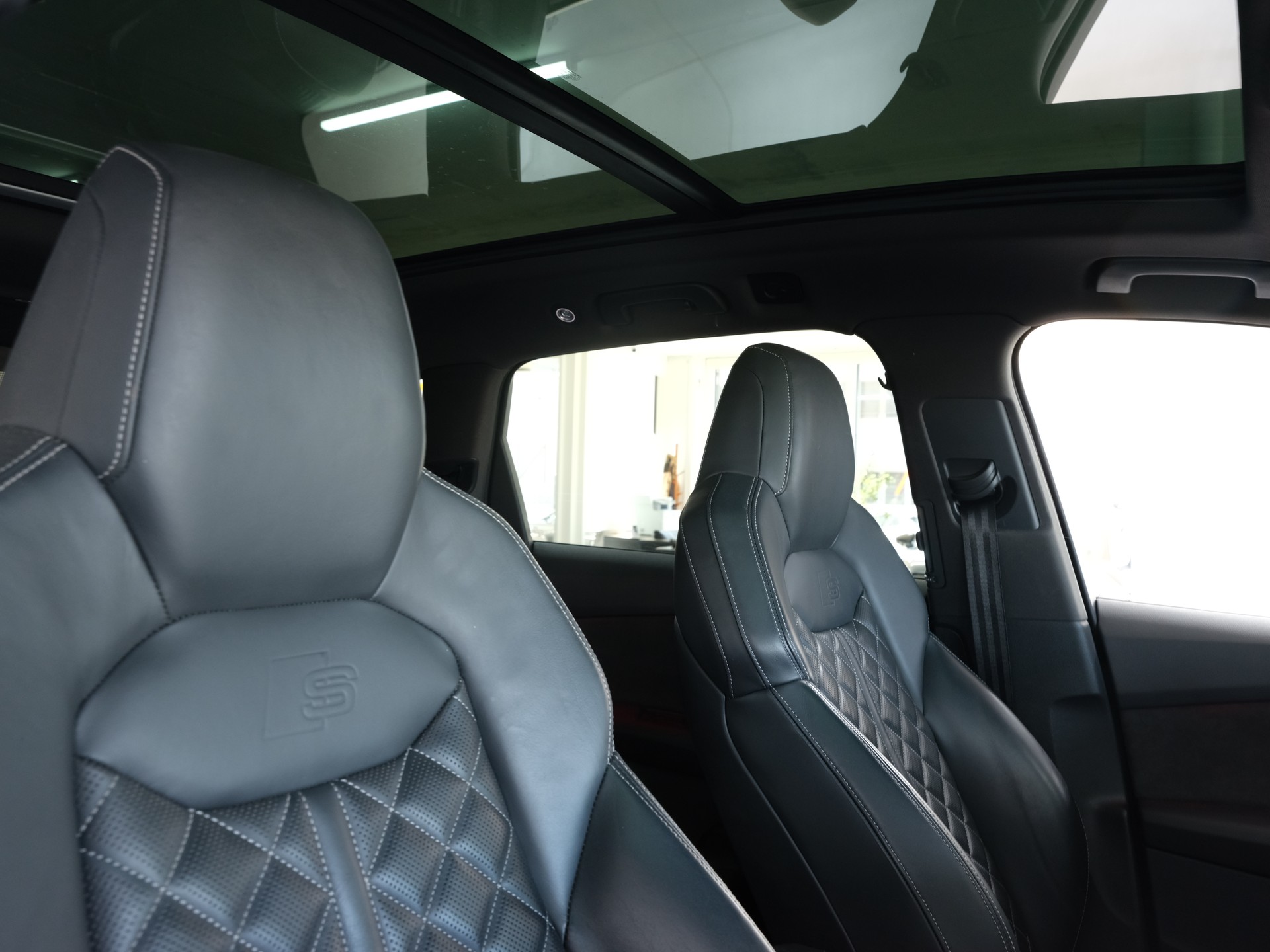 AUDI SQ7 4.0 TDI quattro tiptronic *Bose* *360 Kamera* *Panorama*-image-33