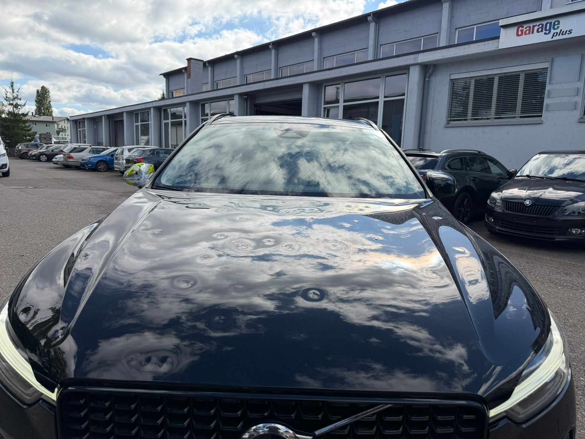 VOLVO XC60 B5 Benzin Mild Hybrid AWD Ultra Dark Geartronic-image-2