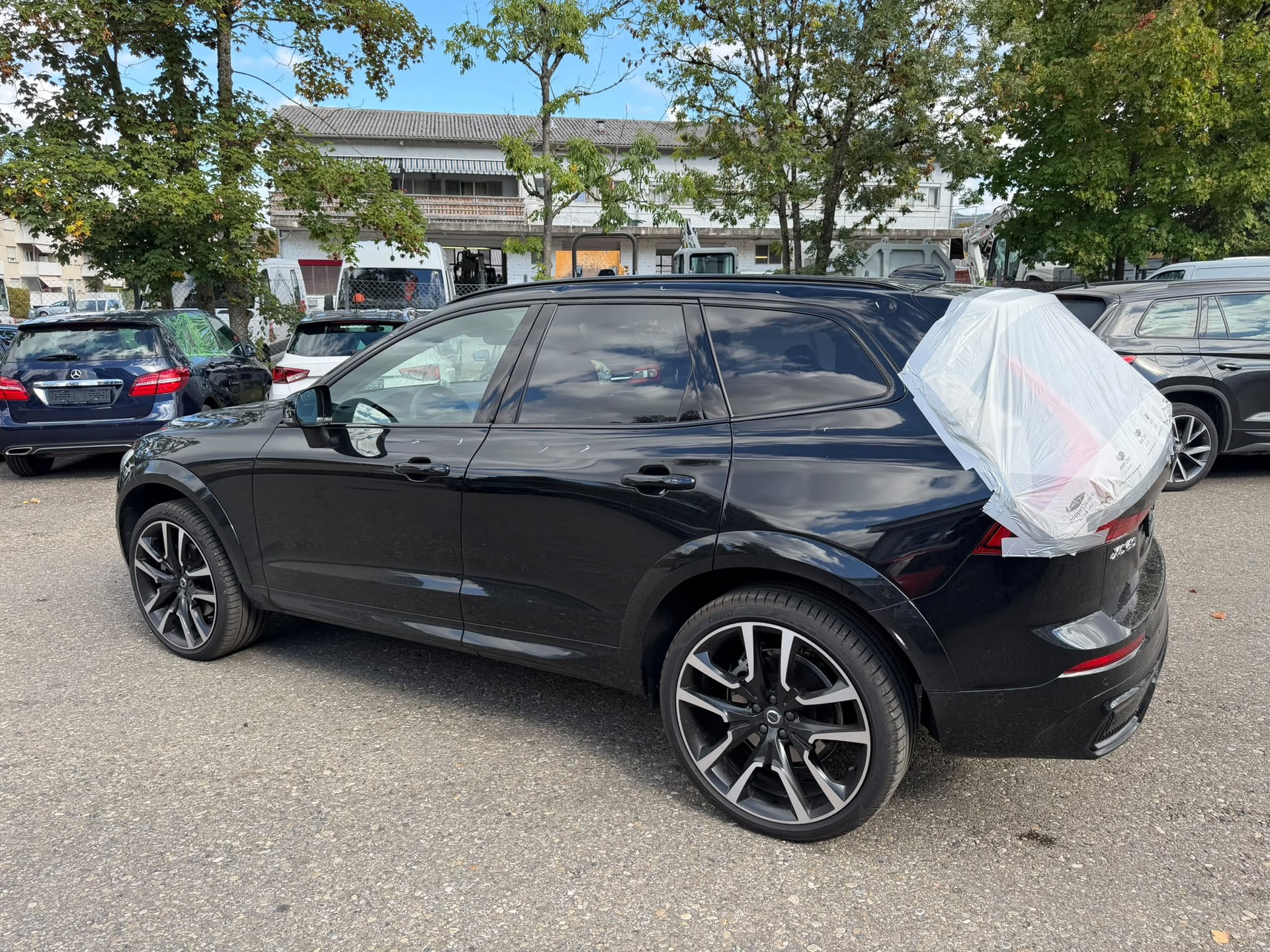 VOLVO XC60 B5 Benzin Mild Hybrid AWD Ultra Dark Geartronic-image-3