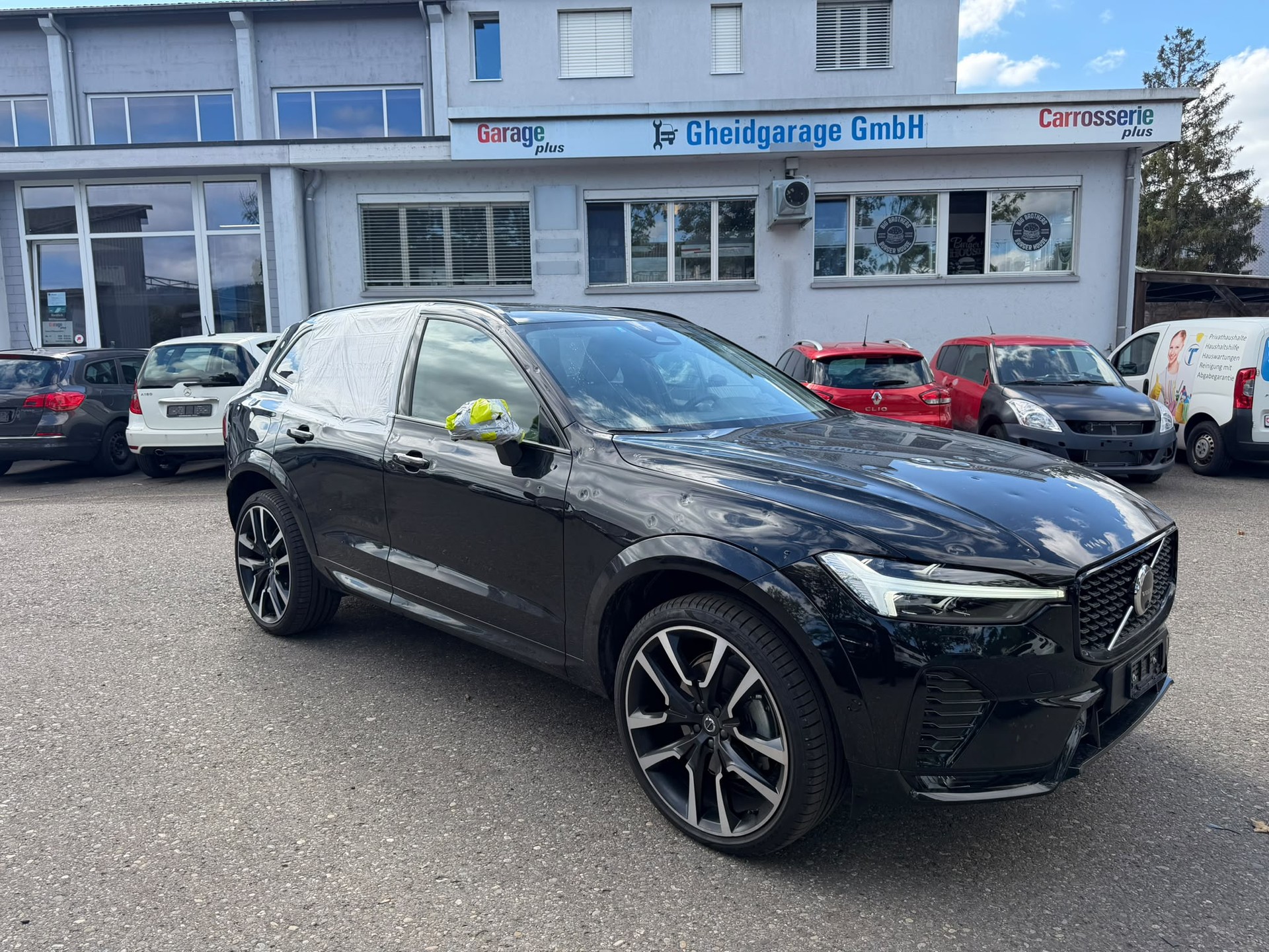 VOLVO XC60 B5 Benzin Mild Hybrid AWD Ultra Dark Geartronic-image-1
