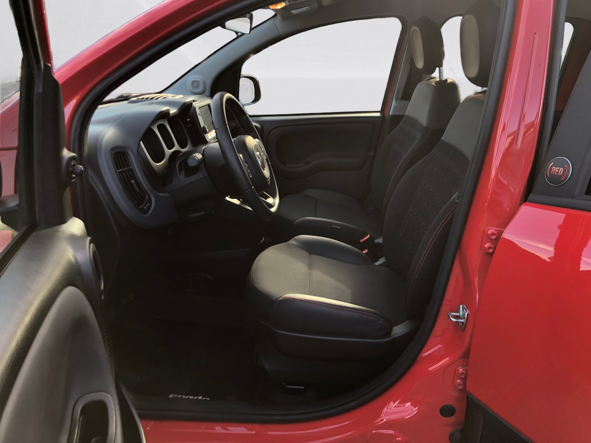 FIAT Panda 1.0 MHEV RED-image-8