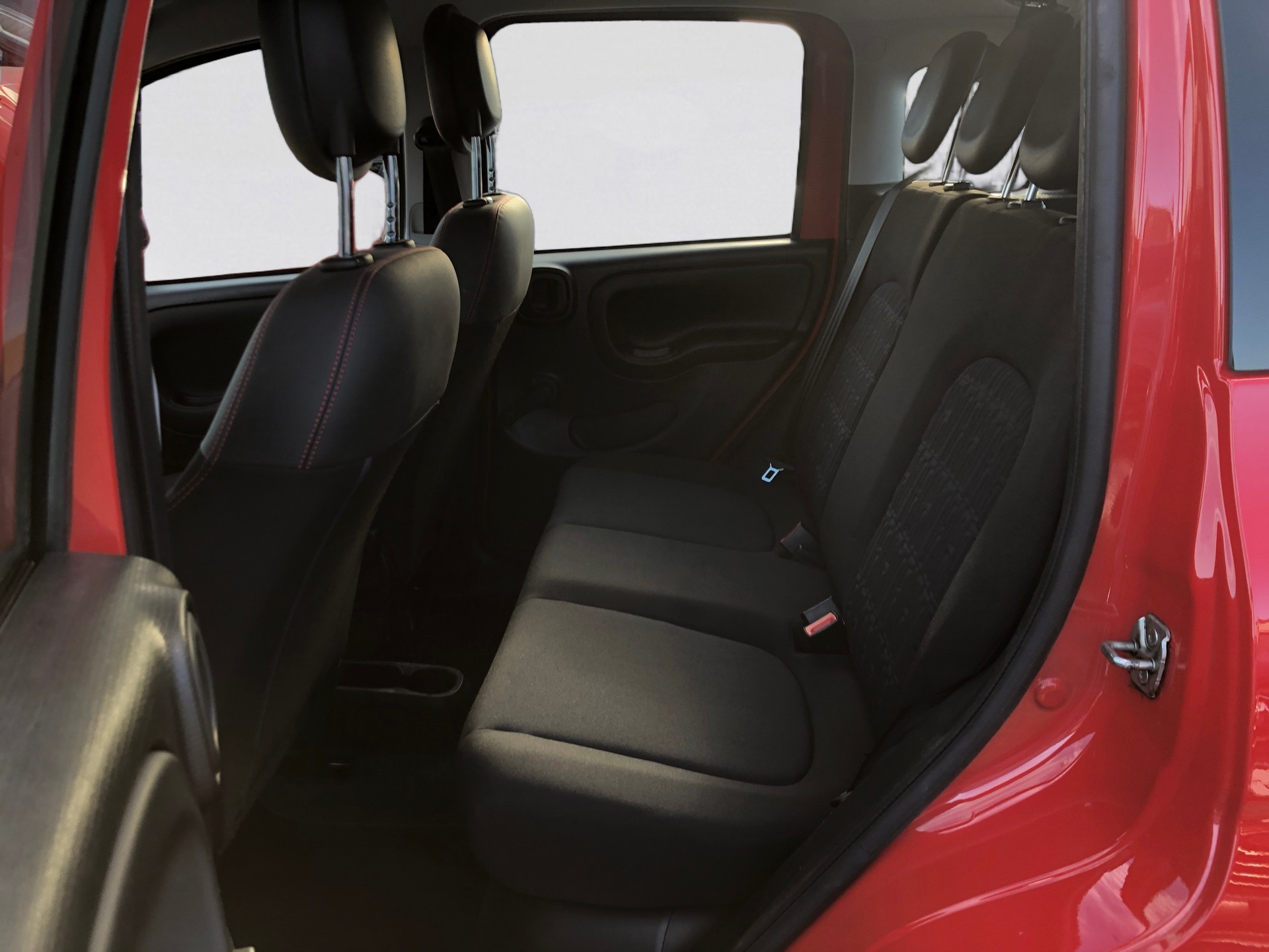 FIAT Panda 1.0 MHEV RED-image-9
