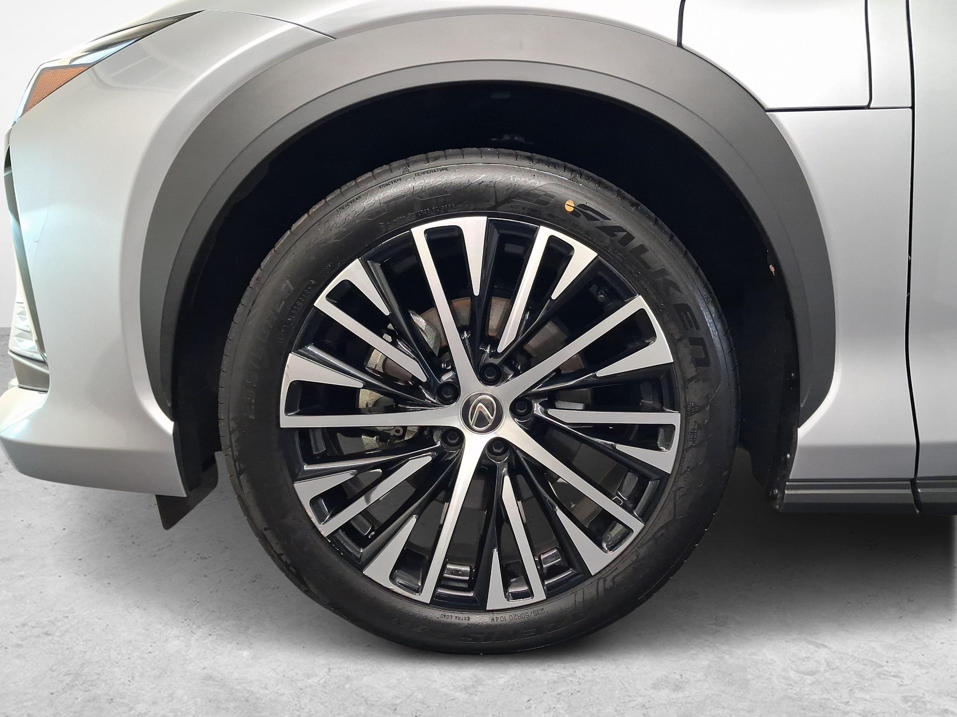 LEXUS RZ 450e Comfort-image-14