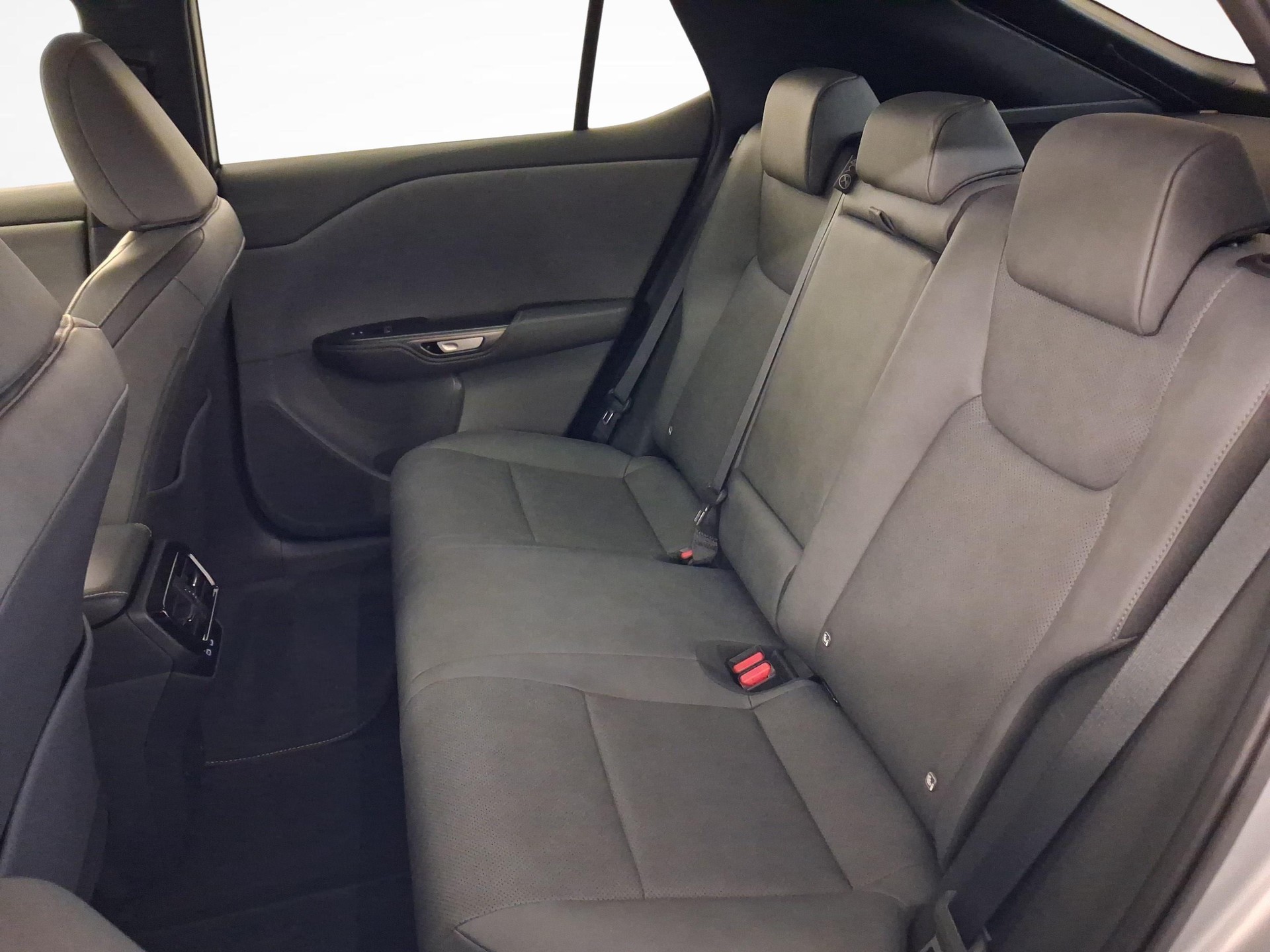 LEXUS RZ 450e Comfort-image-10