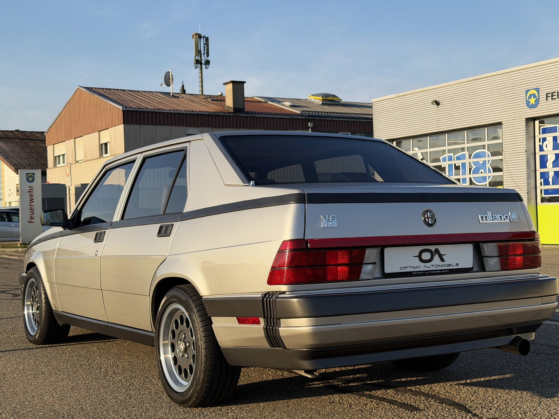 ALFA ROMEO (75) Milano USA "Quadrifoglio PLATINO" 2.5 V6 - *EXTREM SELTENES SAMMLERSTÜCK* - *VOLLAUSSTATTUNG* - *VETERAN-MFK BIS 2031*-image-4