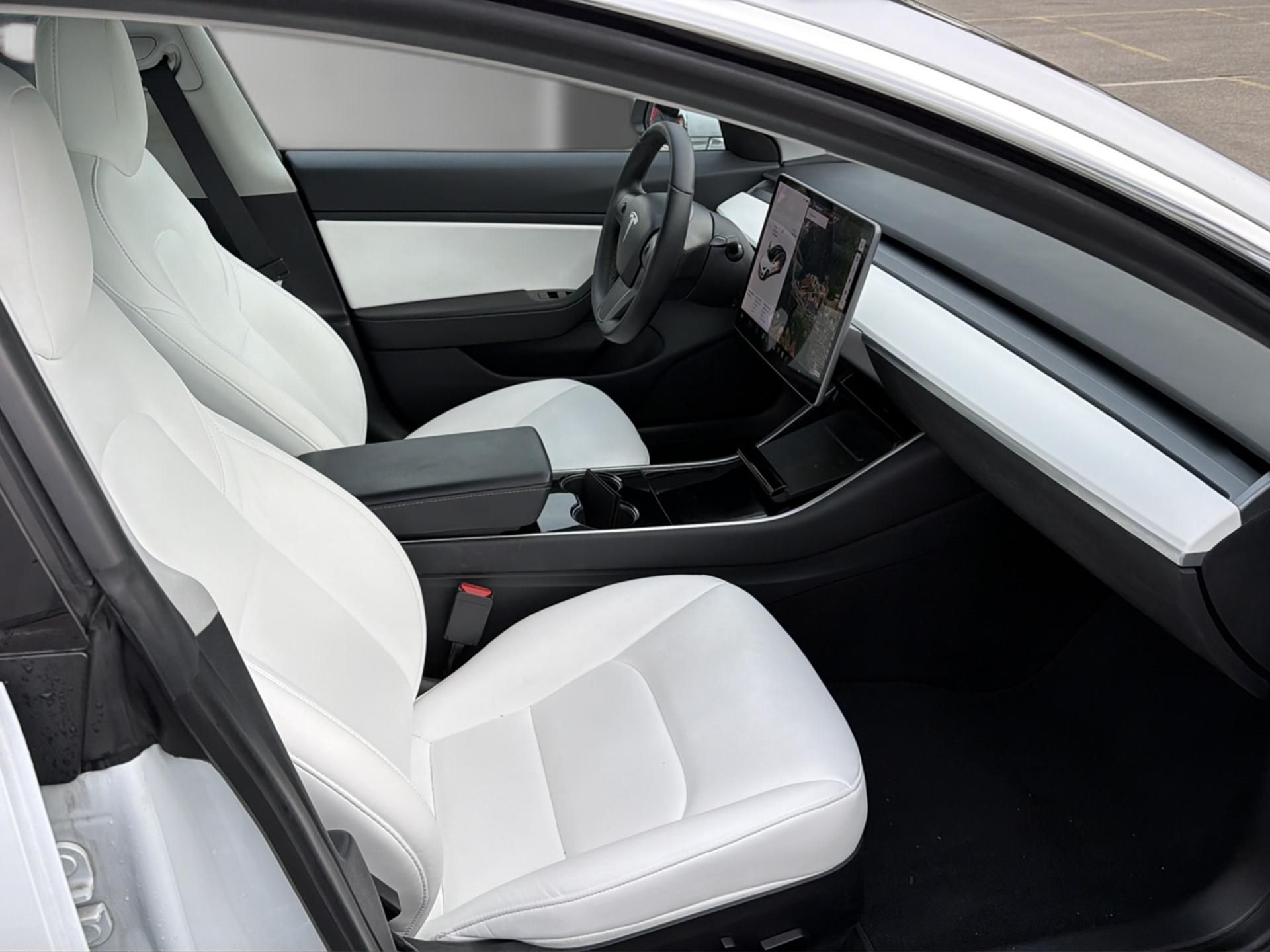 TESLA Model 3 Performance Dual Motor AWD-image-14