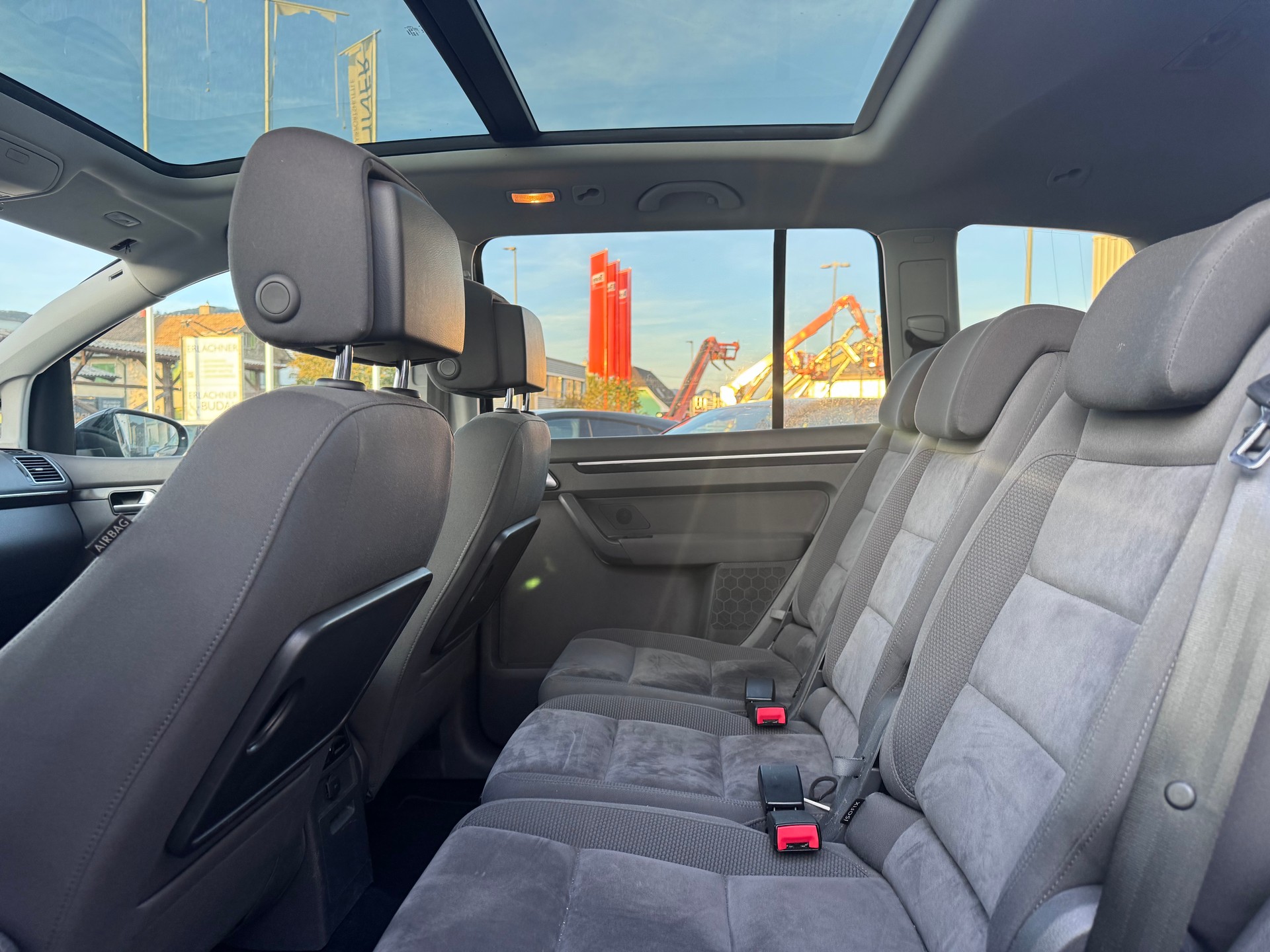 VW Touran 1.4 TSI Highline DSG-image-6