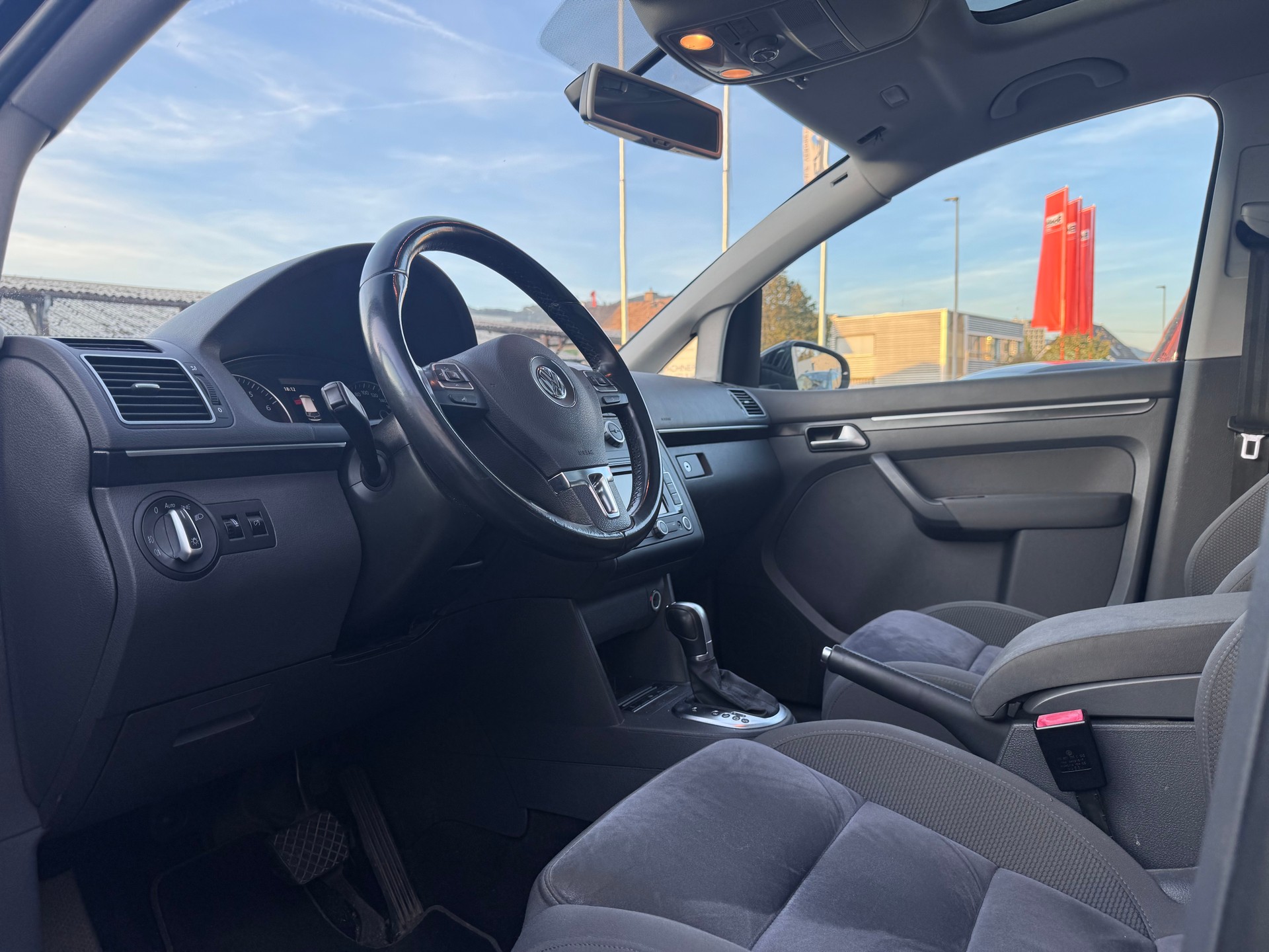 VW Touran 1.4 TSI Highline DSG-image-10