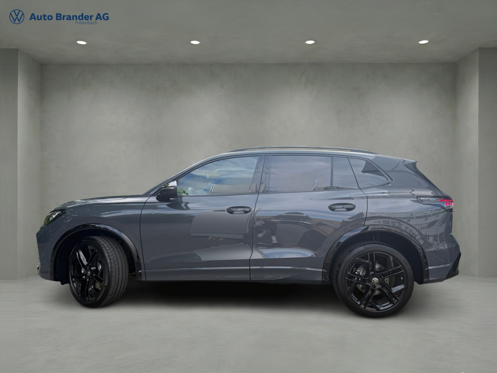 VW Tiguan 2.0 TSI DSG R-Line Plus 4Motion-showroom-element-3