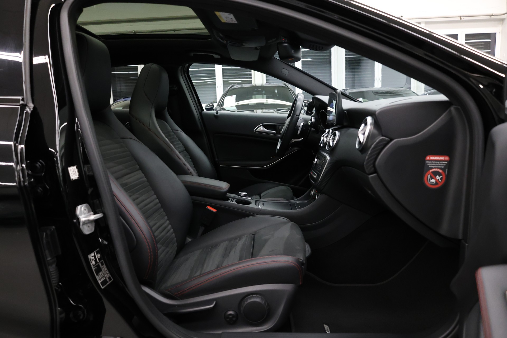MERCEDES-BENZ A 220 d AMG Line 4m-image-15