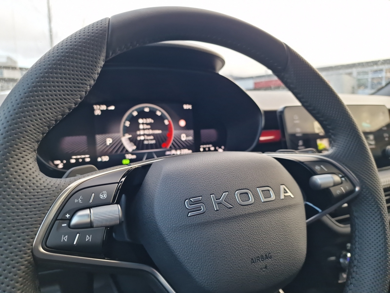 SKODA Fabia 1.0 TSI Monte Carlo DSG MY 2027-image-14