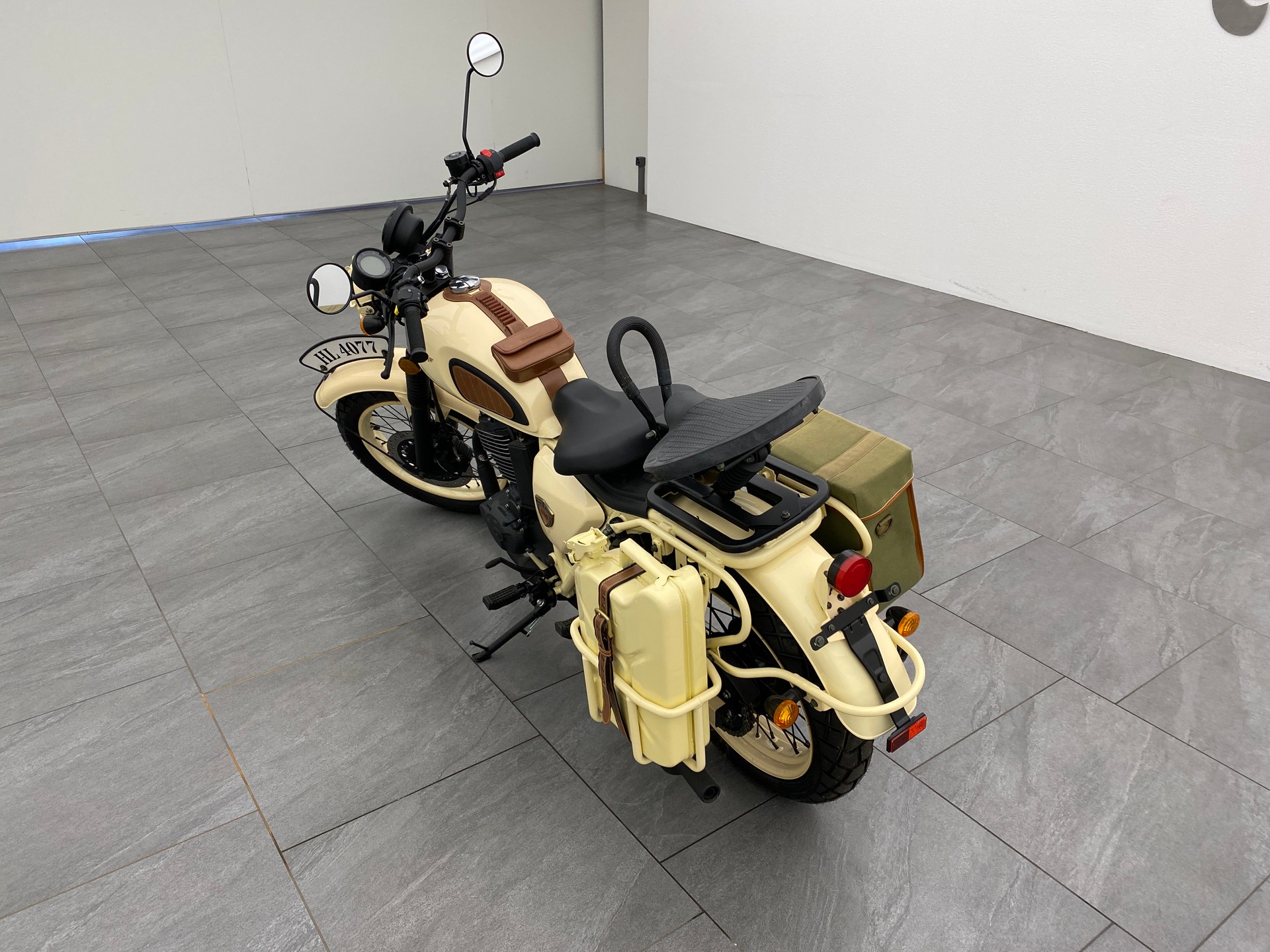 MASH 400 Force Limited Edition-image-6