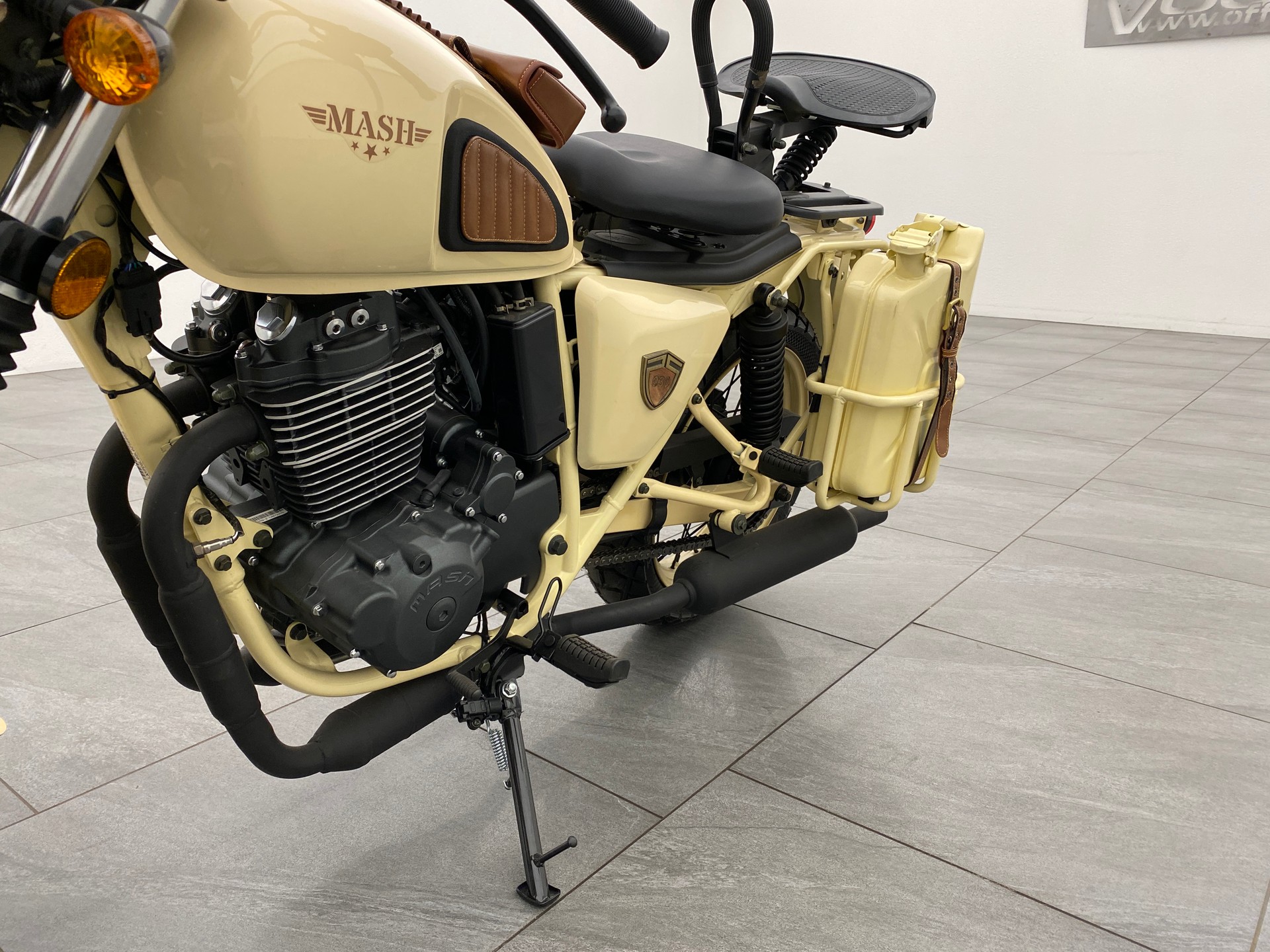 MASH 400 Force Limited Edition-image-10